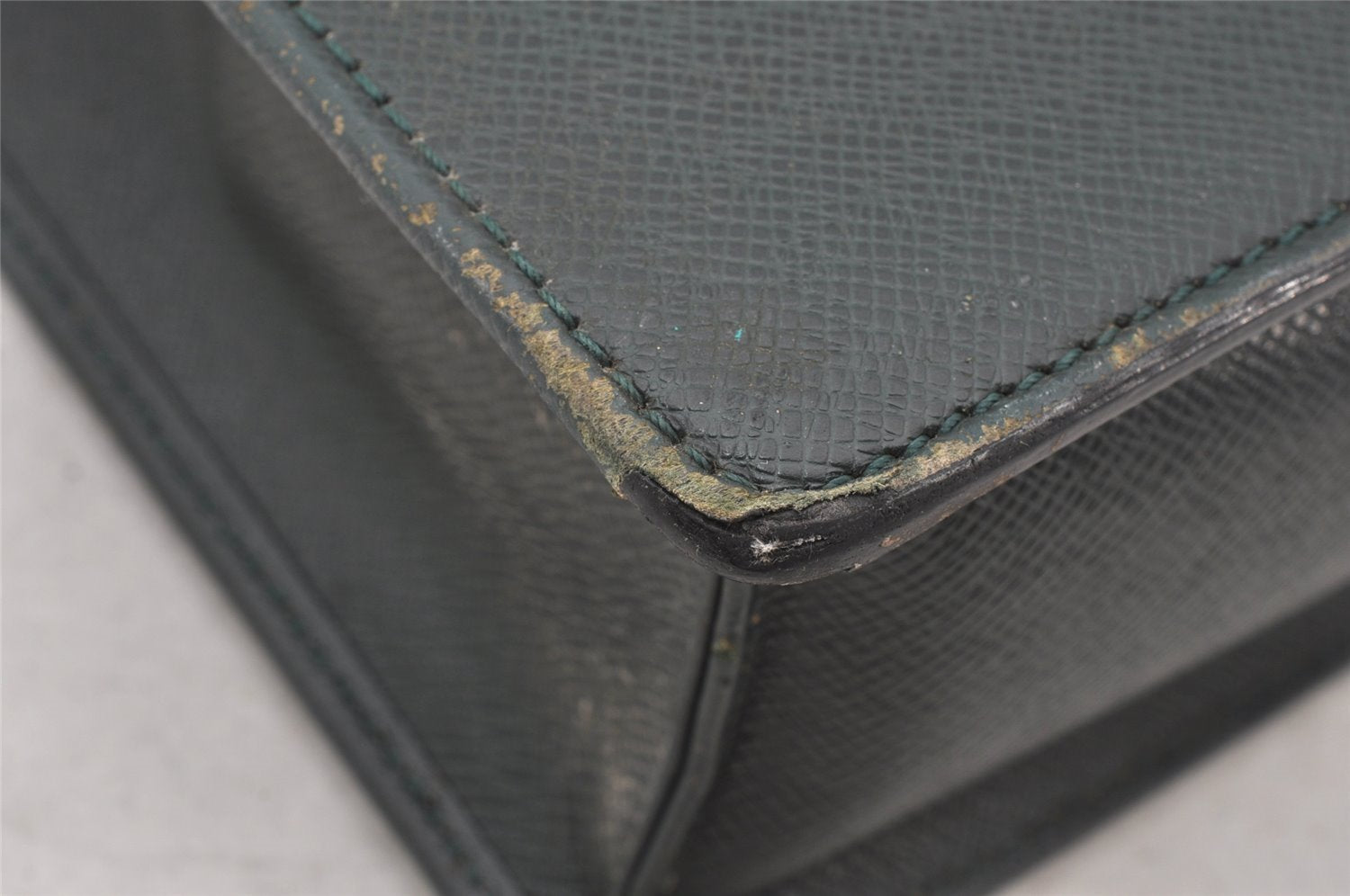 Auth Louis Vuitton Taiga Porte Documents Lozan 2Way Briefcase M30054 Green 6395K