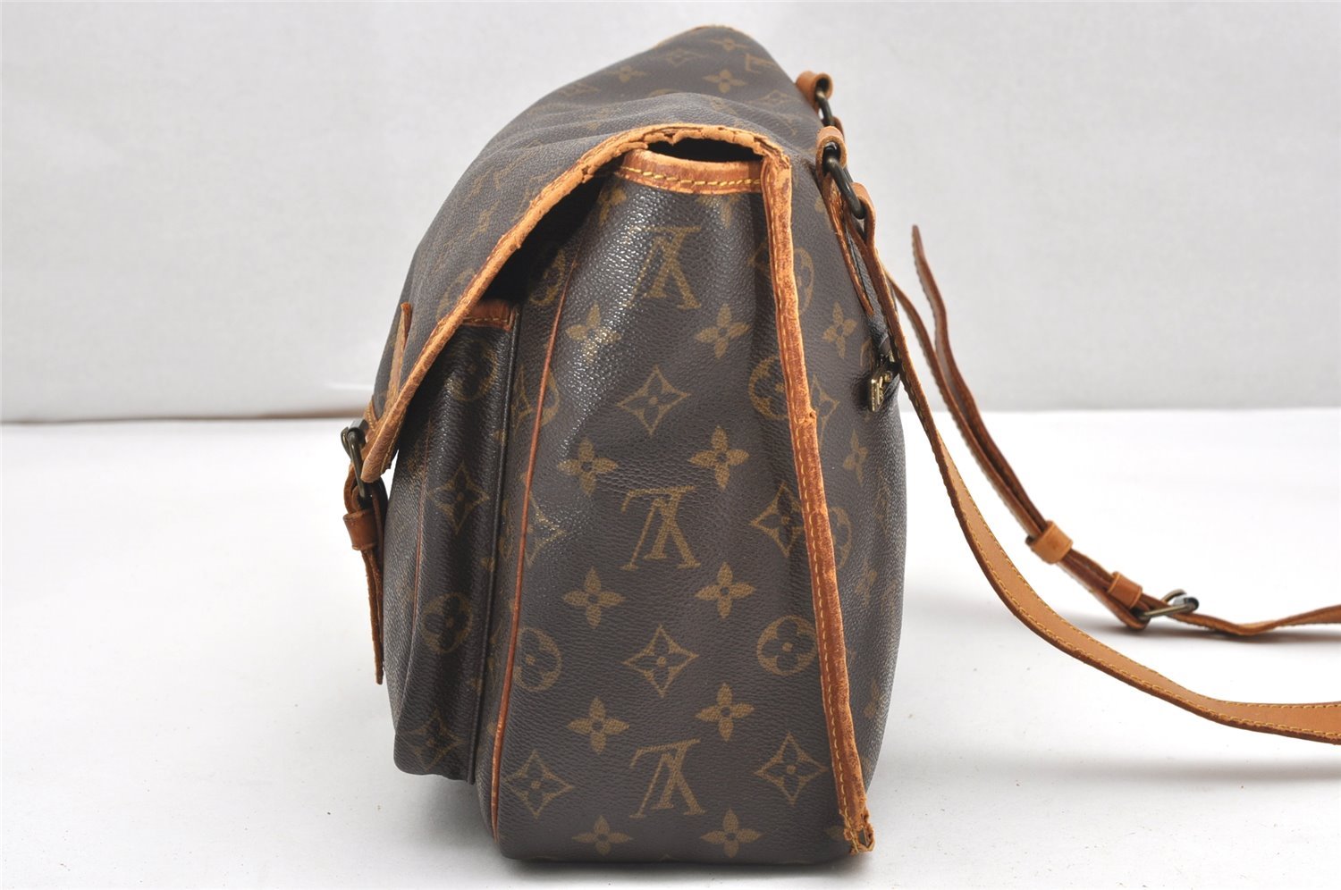 Authentic Louis Vuitton Monogram Sac Bazas Shoulder Cross Bag M99013 LV 6397K