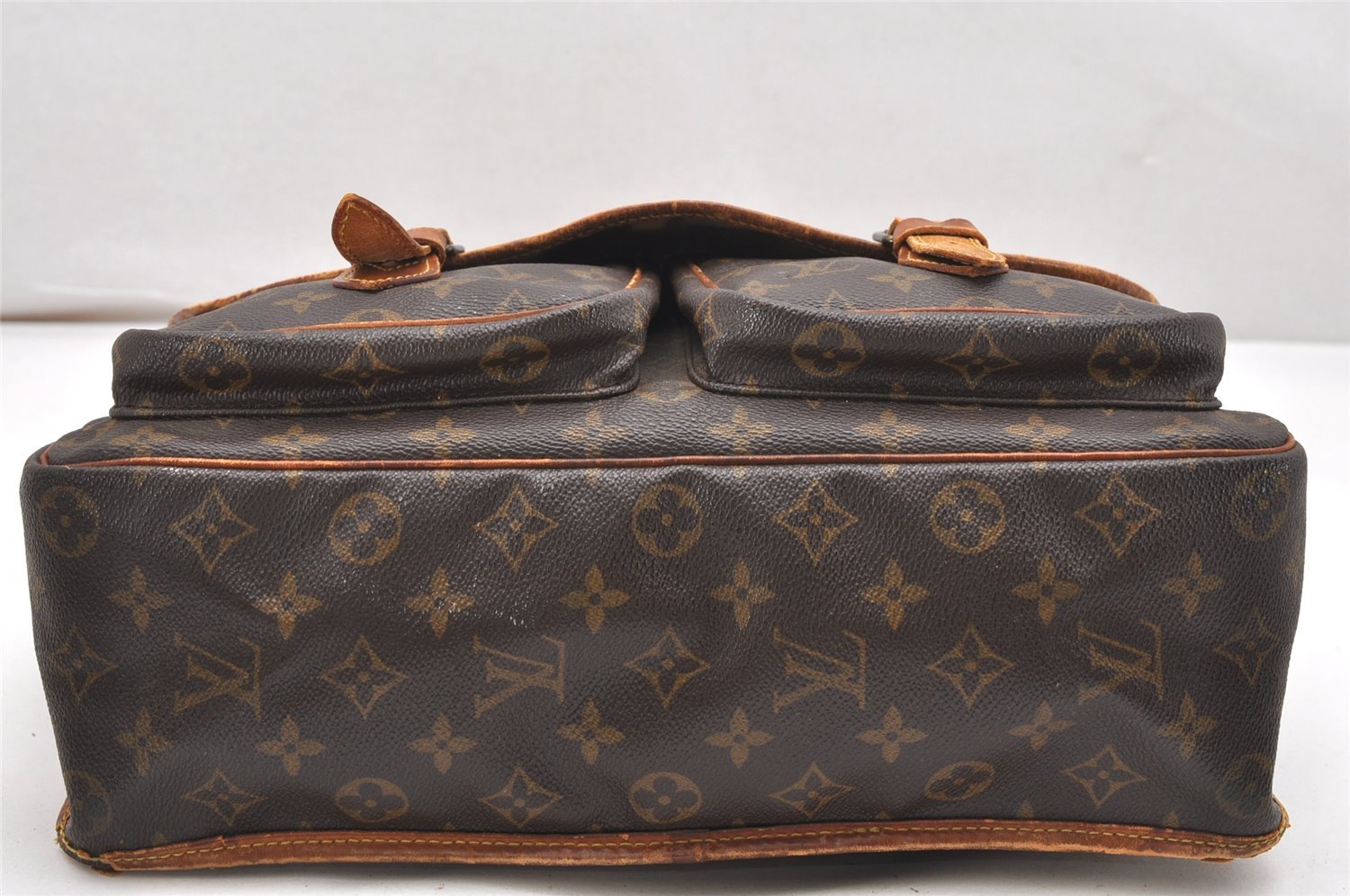 Authentic Louis Vuitton Monogram Sac Bazas Shoulder Cross Bag M99013 LV 6397K