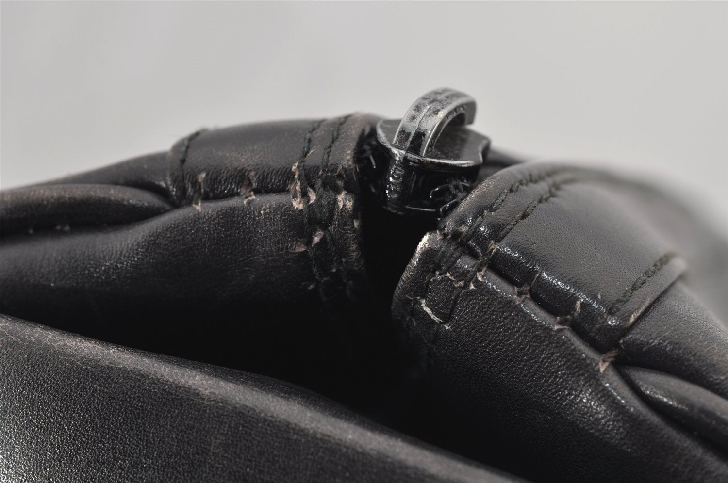 Authentic GUCCI Vintage Shoulder Hand Bag Purse Leather Black Junk 6406J