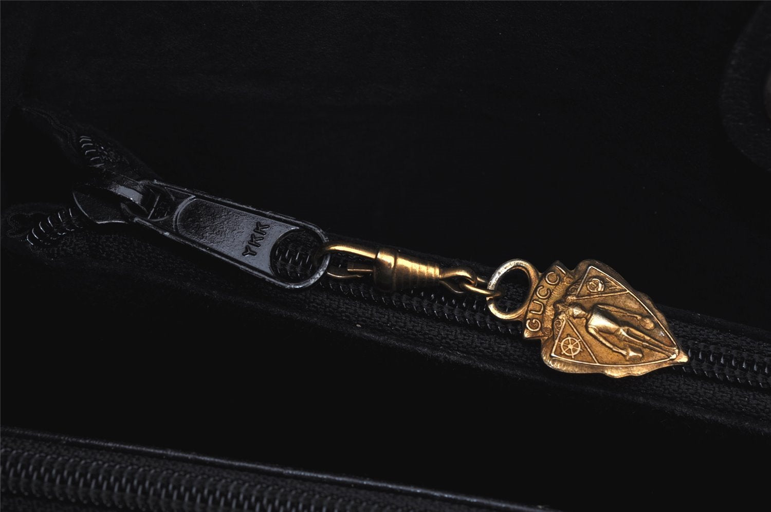 Authentic GUCCI Vintage Shoulder Hand Bag Purse Leather Black Junk 6406J