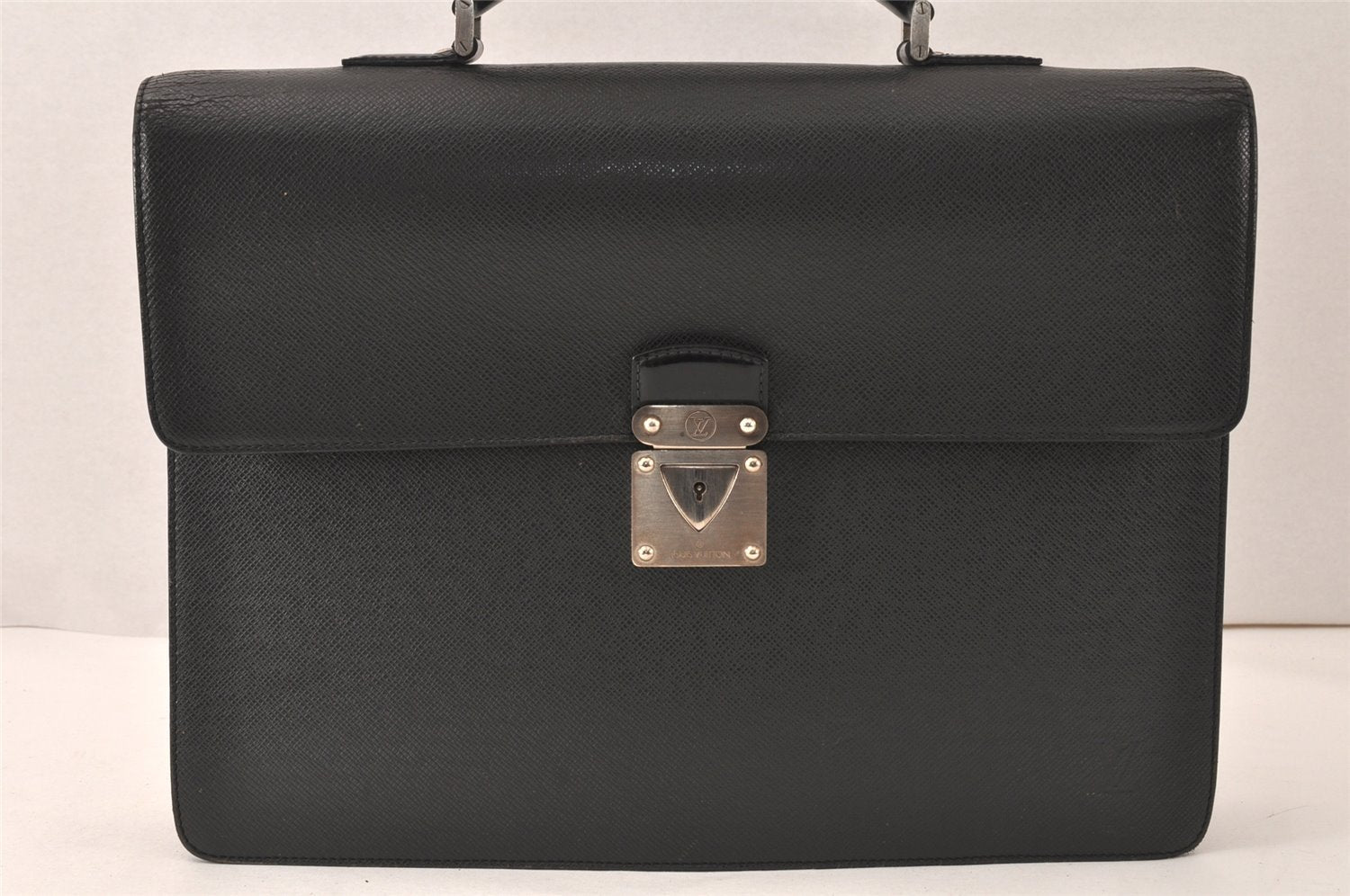 Auth Louis Vuitton Taiga Laguito Business Bag Briefcase Black M31092 LV 6409K