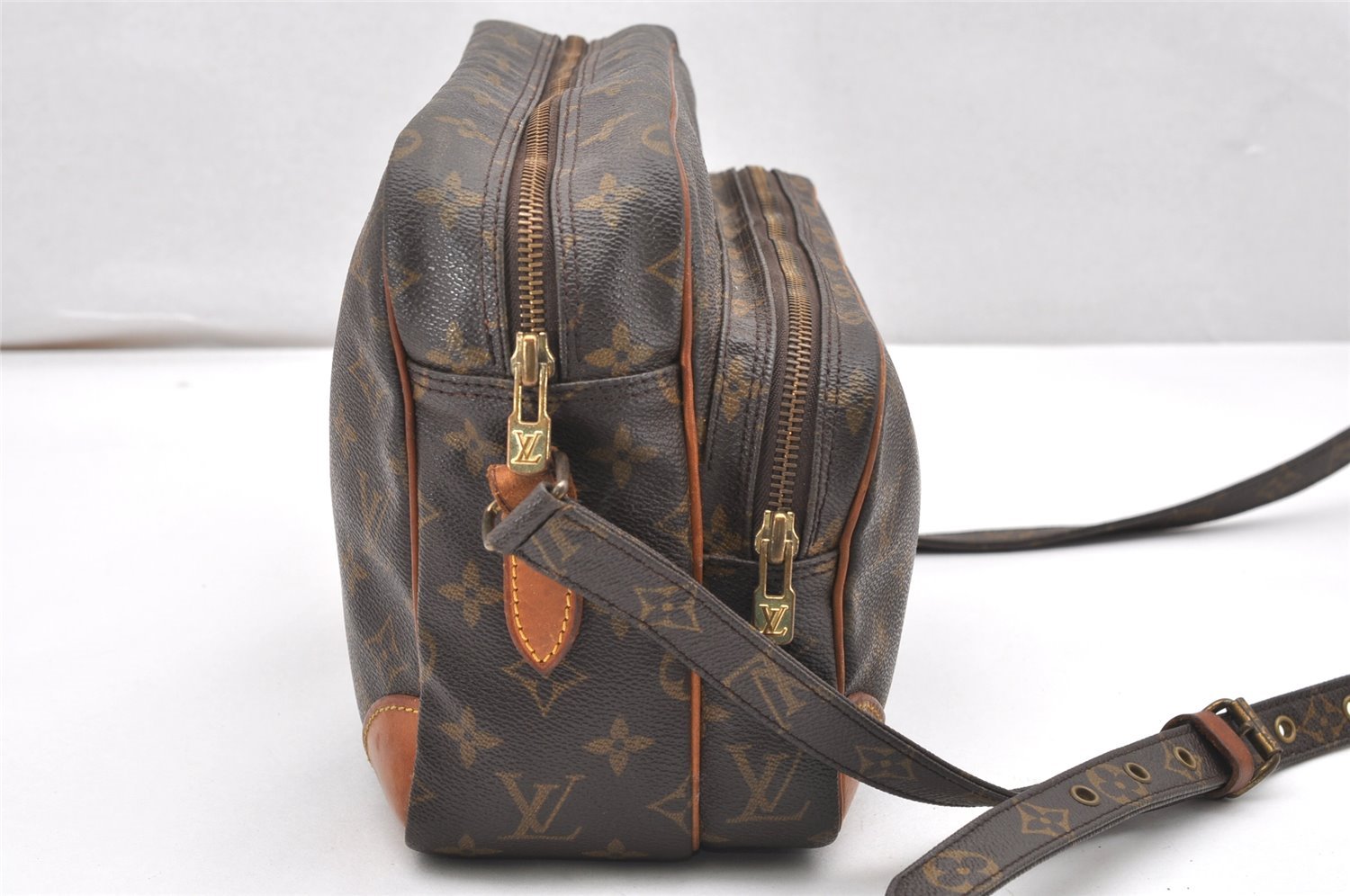 Authentic Louis Vuitton Monogram Nile Shoulder Cross Body Bag M45244 LV 6413K