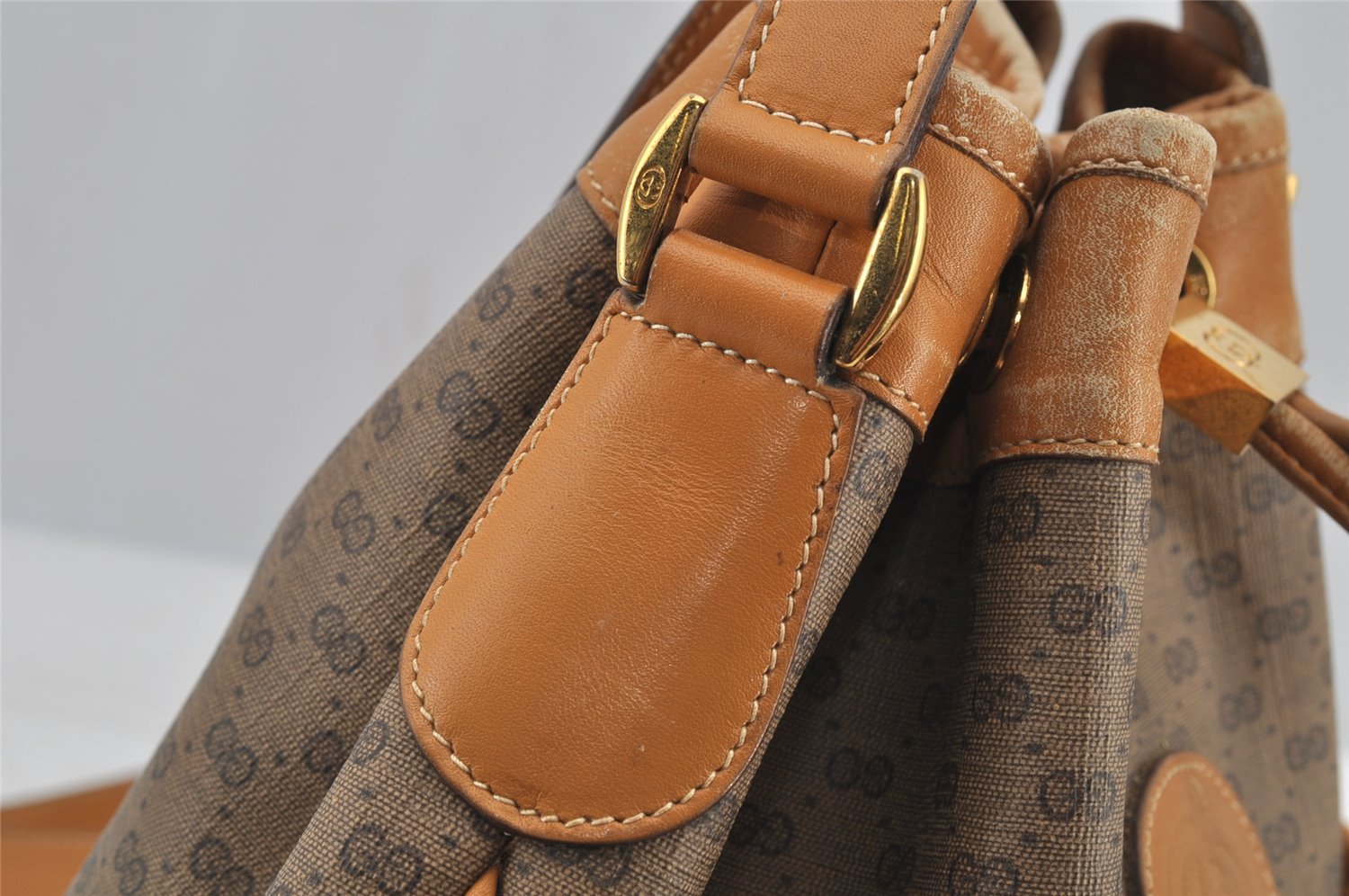 Authentic GUCCI Micro GG PVC Leather Shoulder Drawstring Bag Brown Junk 6417J