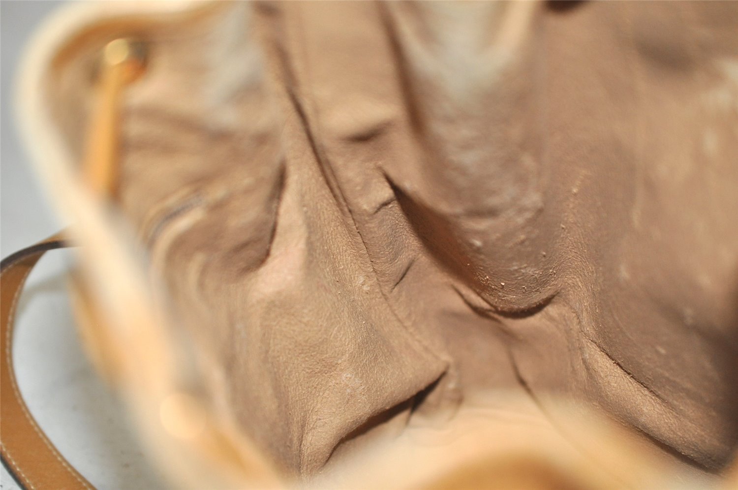 Authentic GUCCI Micro GG PVC Leather Shoulder Drawstring Bag Brown Junk 6417J