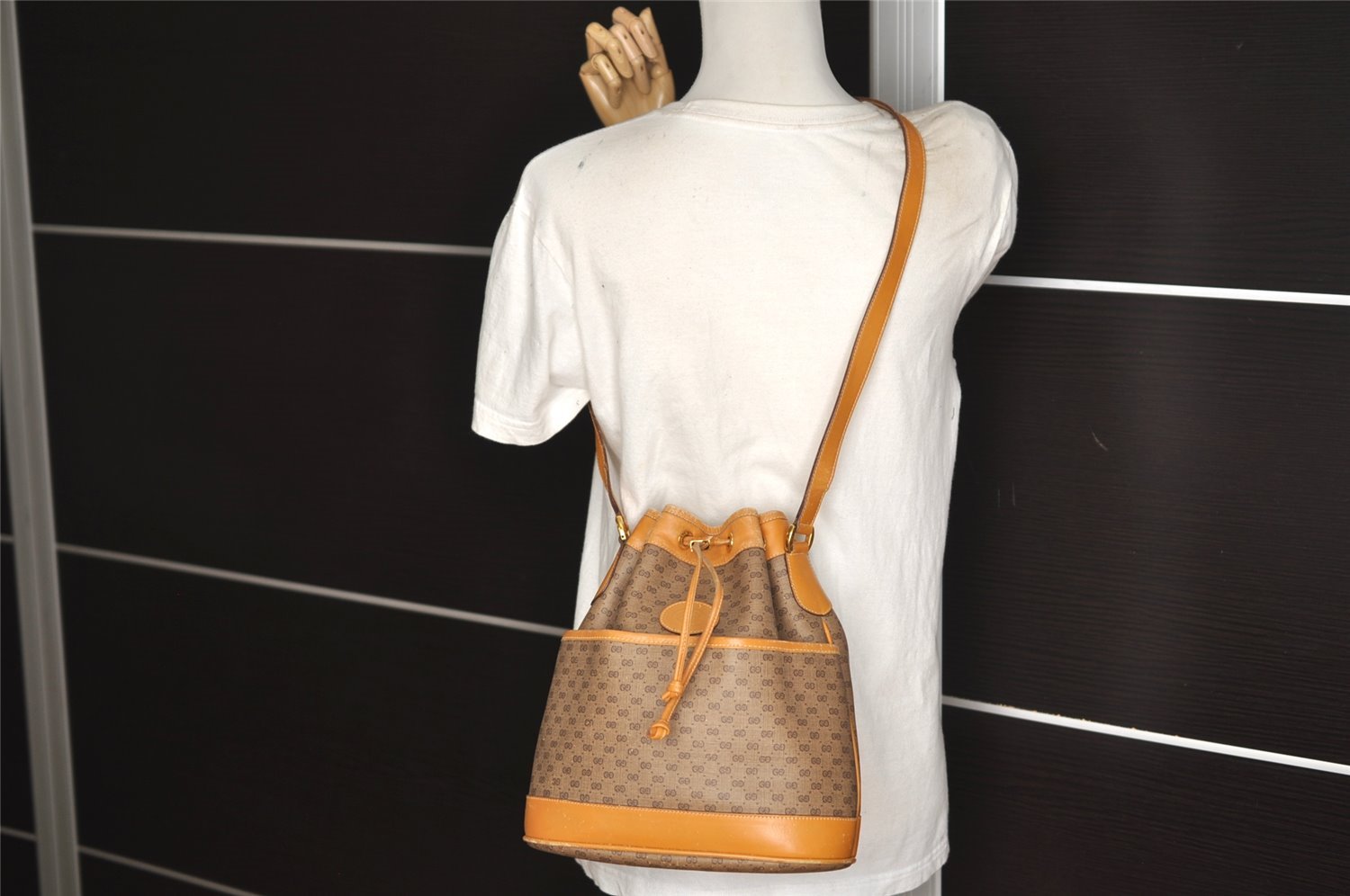 Authentic GUCCI Micro GG PVC Leather Shoulder Drawstring Bag Brown Junk 6417J