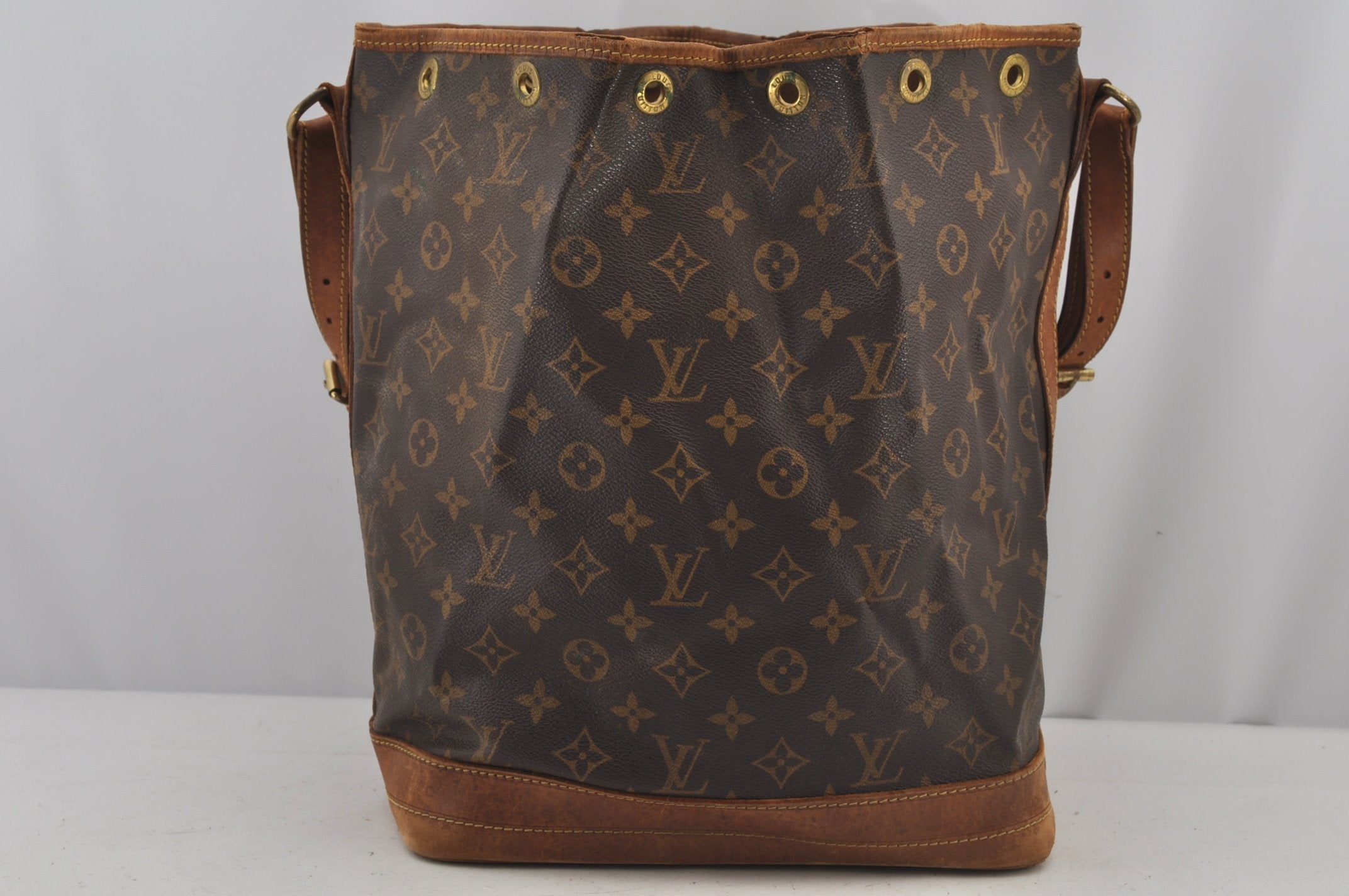 Authentic Louis Vuitton Monogram Noe Shoulder Drawstring Bag M42224 LV 6427J