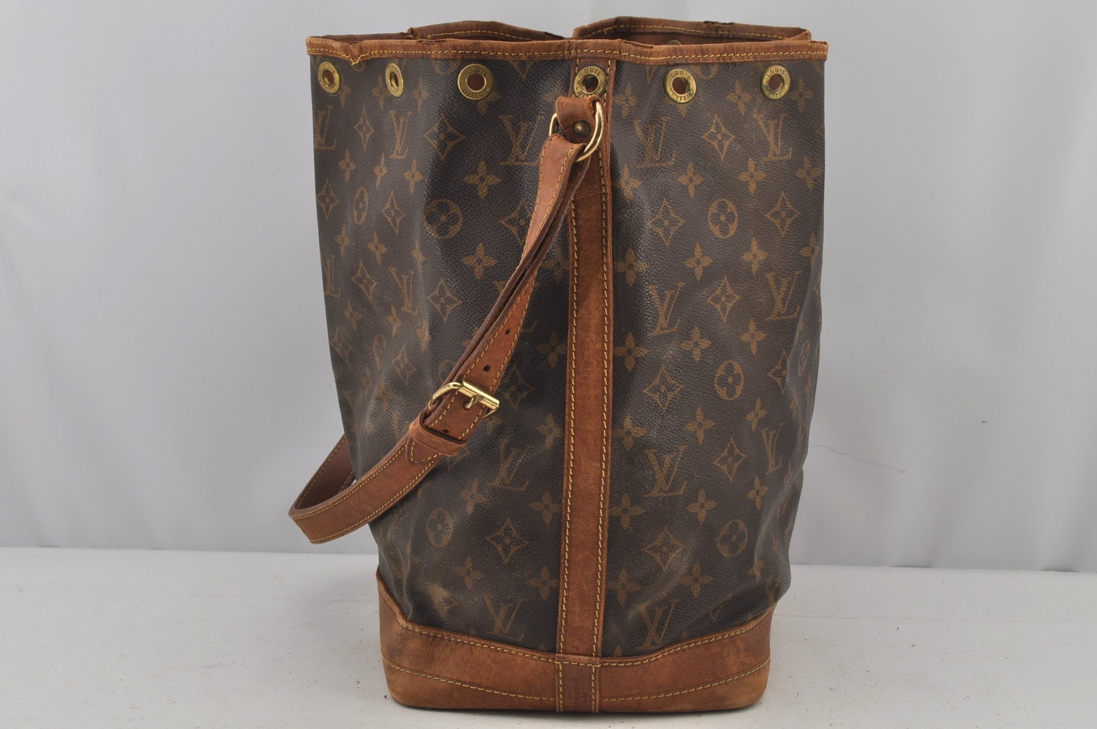 Authentic Louis Vuitton Monogram Noe Shoulder Drawstring Bag M42224 LV 6427J