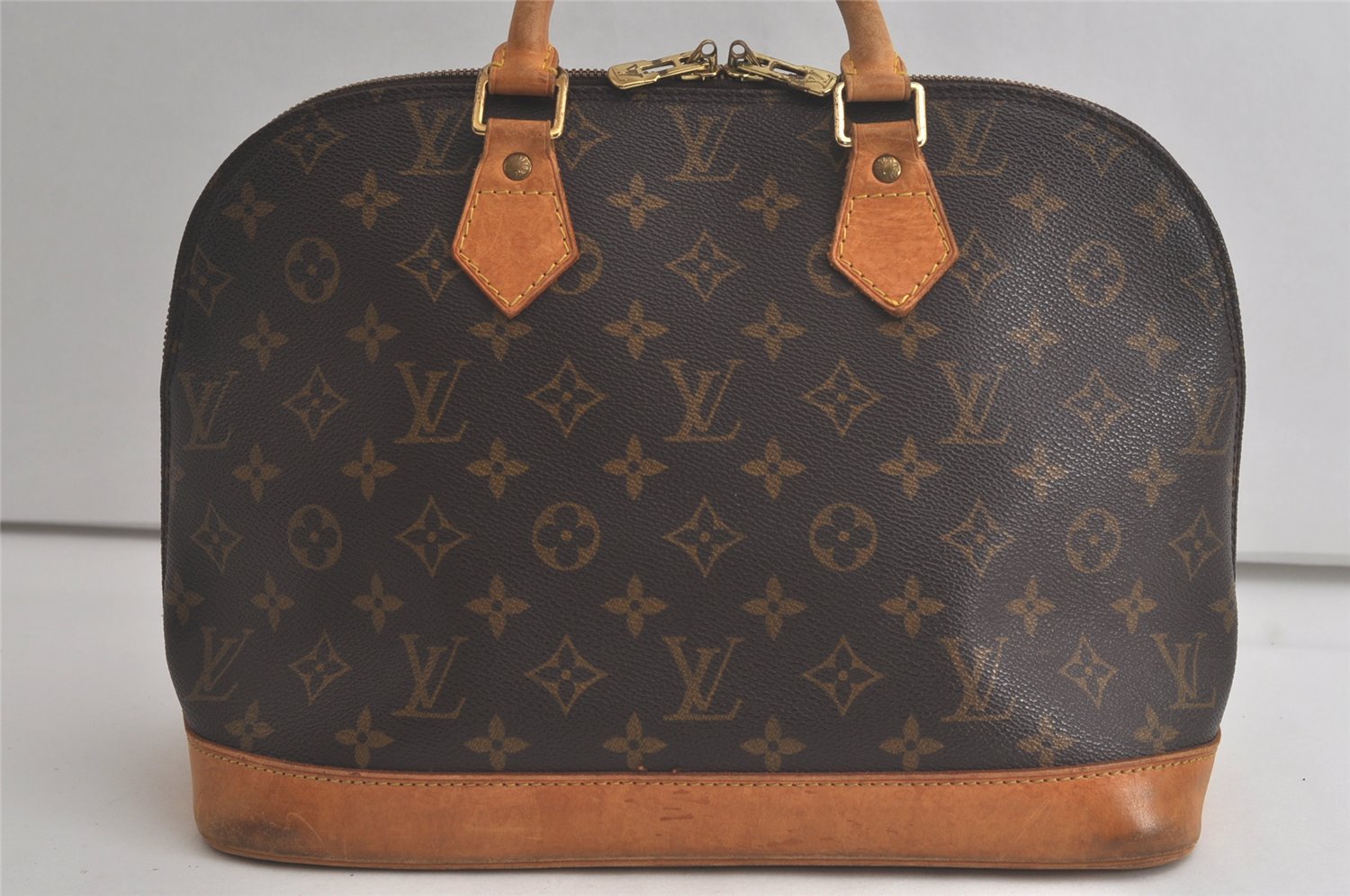 Authentic Louis Vuitton Monogram Alma Hand Bag Purse M51130 LV 6429K