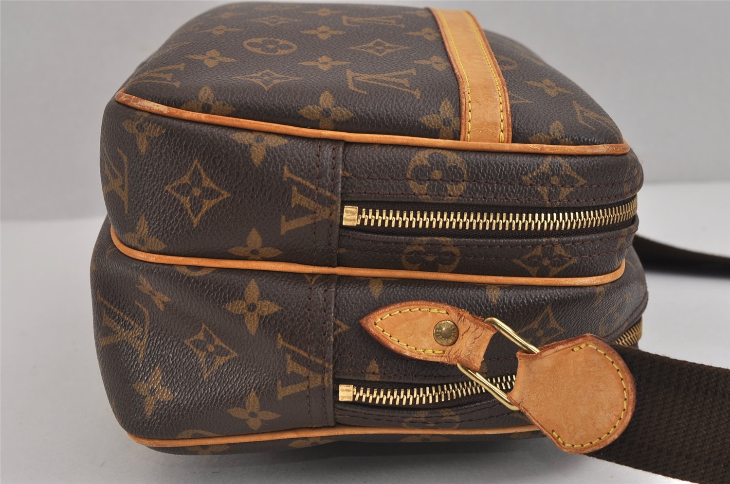 Authentic Louis Vuitton Monogram Reporter PM Shoulder Cross Bag M45254 LV 6440J