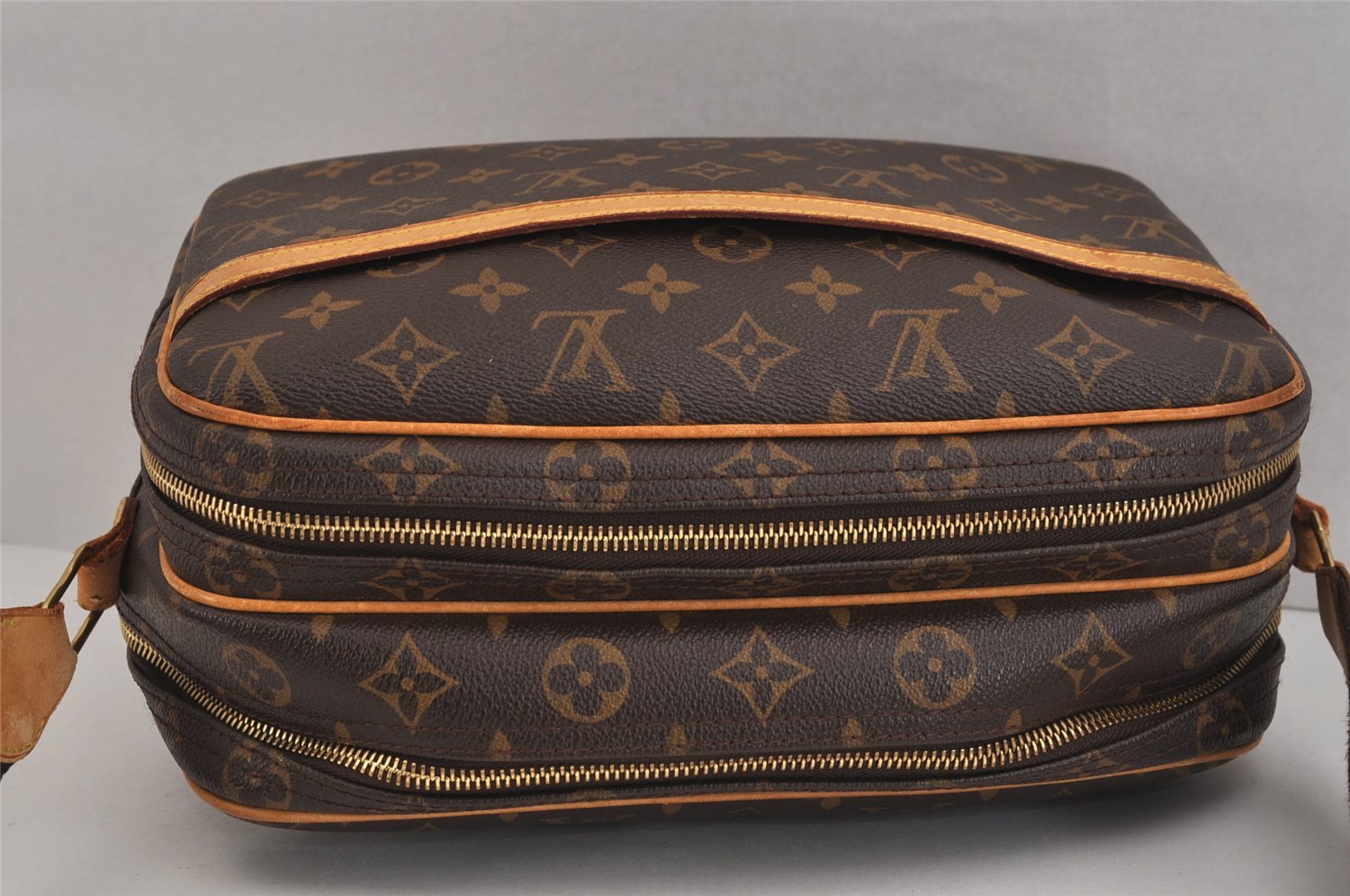 Authentic Louis Vuitton Monogram Reporter PM Shoulder Cross Bag M45254 LV 6440J