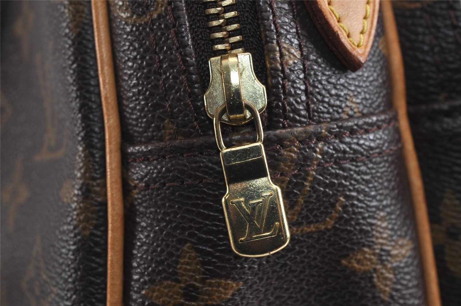 Authentic Louis Vuitton Monogram Reporter PM Shoulder Cross Bag M45254 LV 6440J