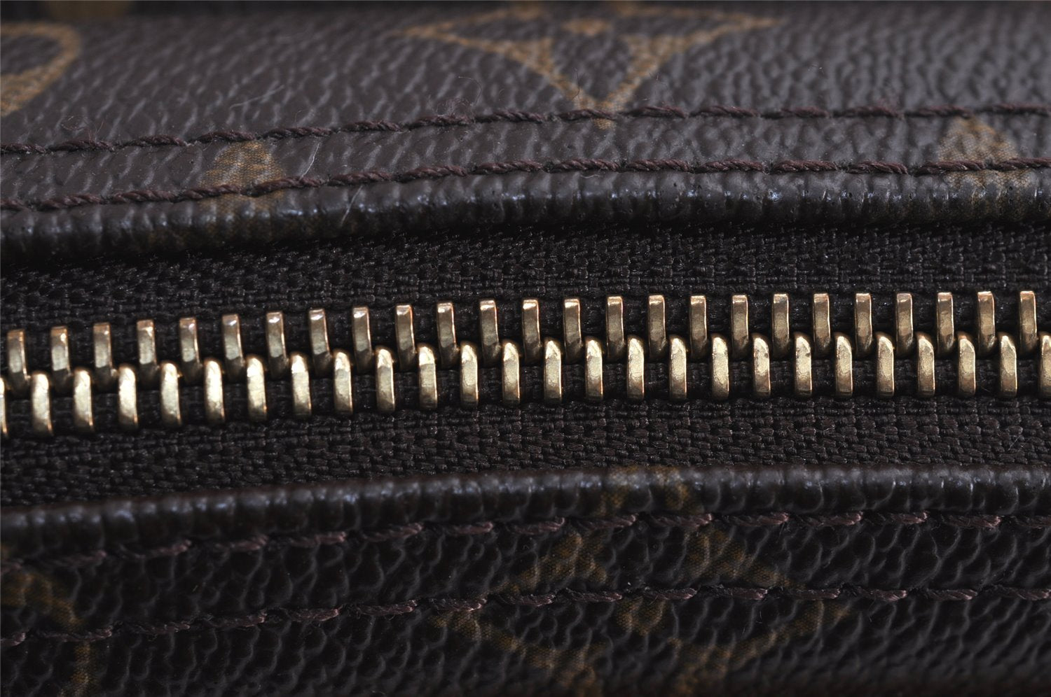 Authentic Louis Vuitton Monogram Reporter PM Shoulder Cross Bag M45254 LV 6440J