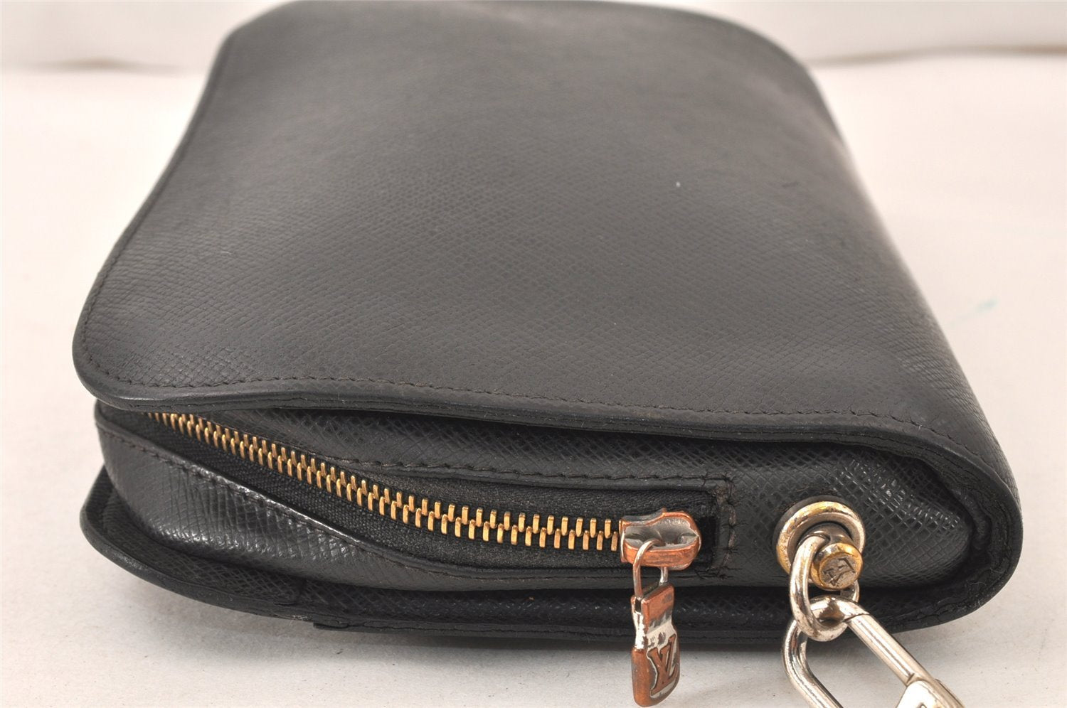 Authentic Louis Vuitton Taiga Baikal Clutch Bag Black M30182 LV 6440K
