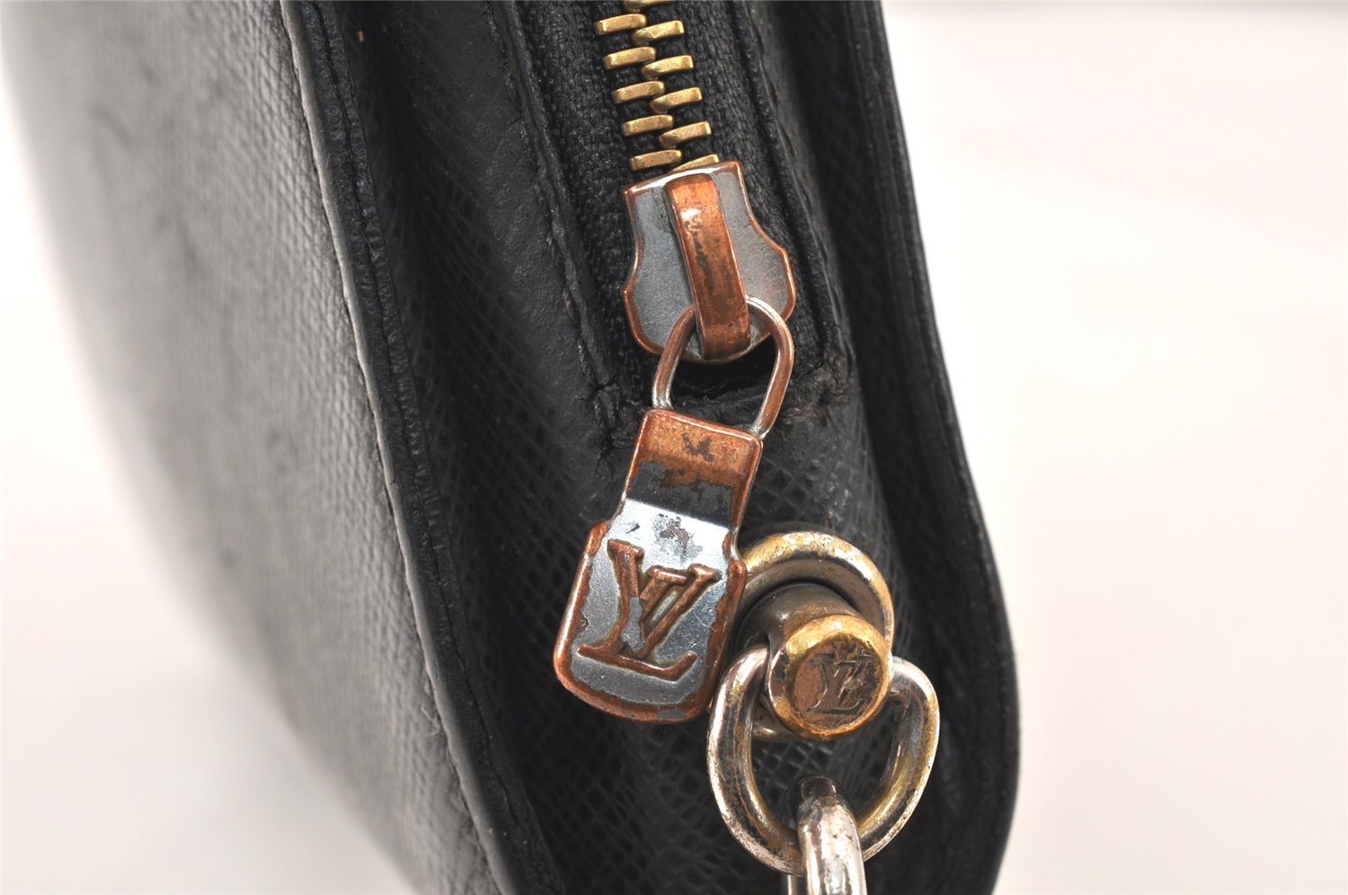 Authentic Louis Vuitton Taiga Baikal Clutch Bag Black M30182 LV 6440K