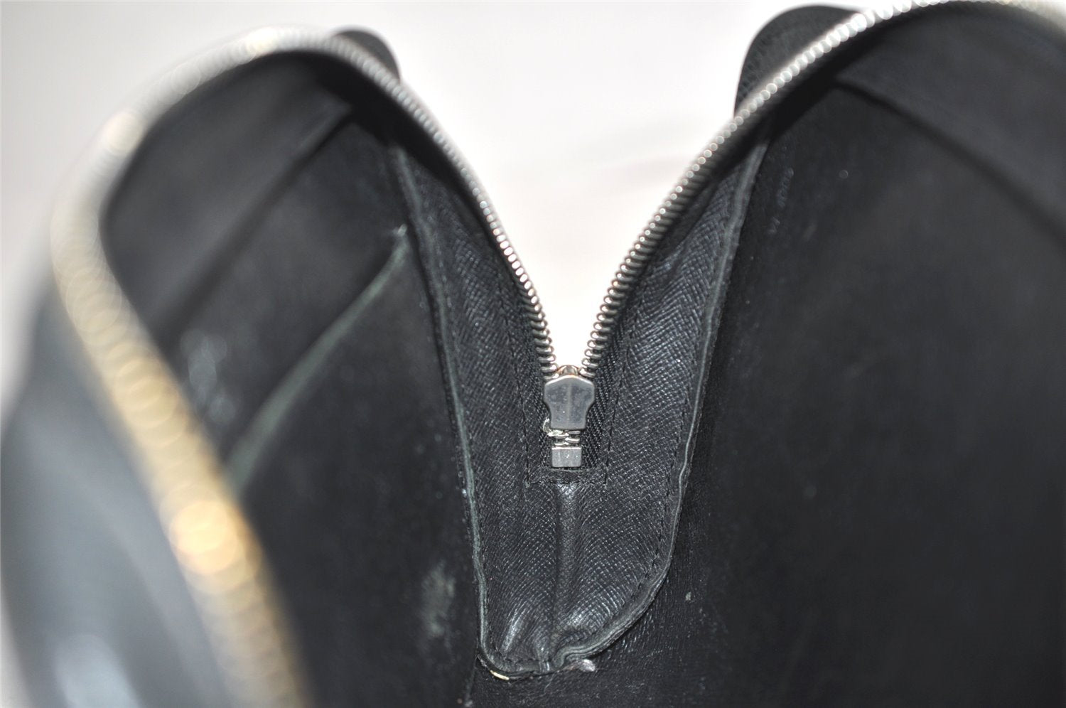 Authentic Louis Vuitton Taiga Baikal Clutch Bag Black M30182 LV 6440K