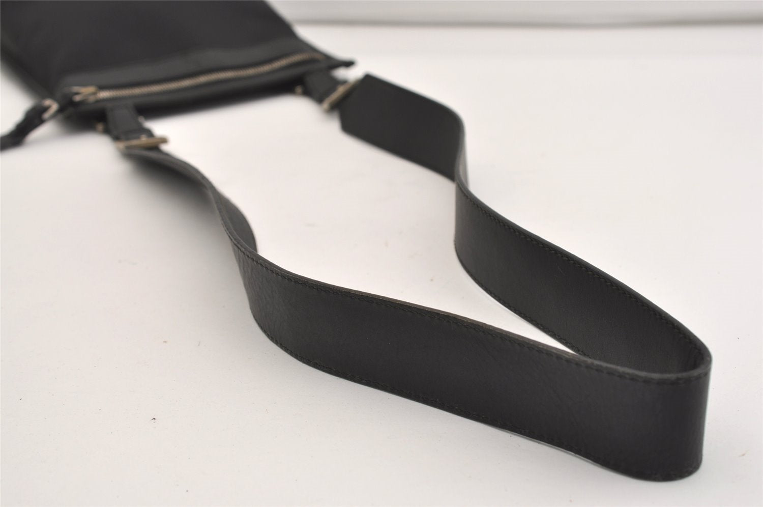 Authentic GUCCI Shoulder Cross Body Bag Purse Canvas Leather 92562 Black 6443J