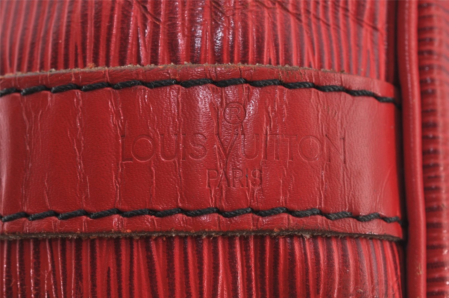 Authentic Louis Vuitton Epi Petit Noe Shoulder Drawstring Bag M44107 Red 6449J