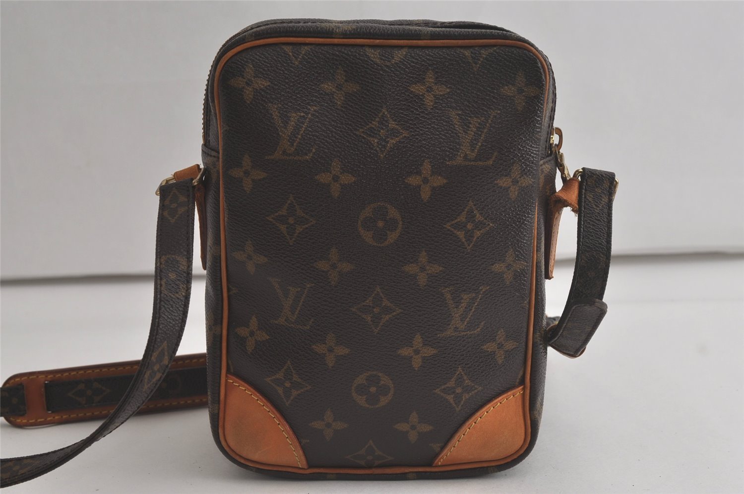 Authentic Louis Vuitton Monogram Amazone Shoulder Cross Bag M45236 LV Junk 6452K