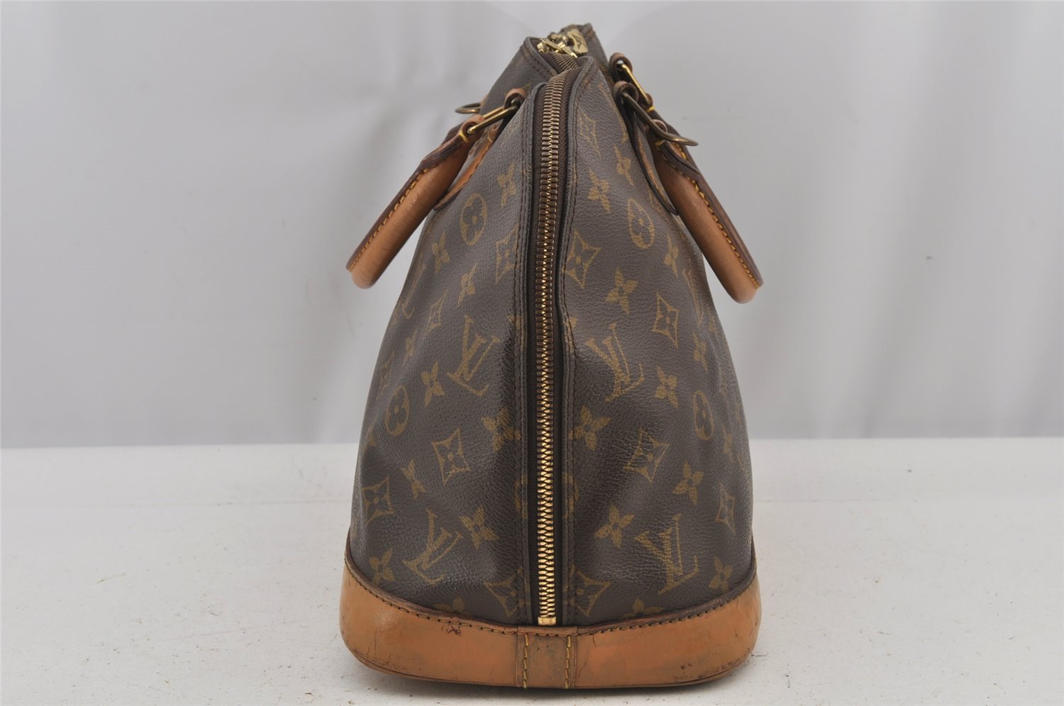 Authentic Louis Vuitton Monogram Alma Hand Bag Purse M51130 LV 6454J