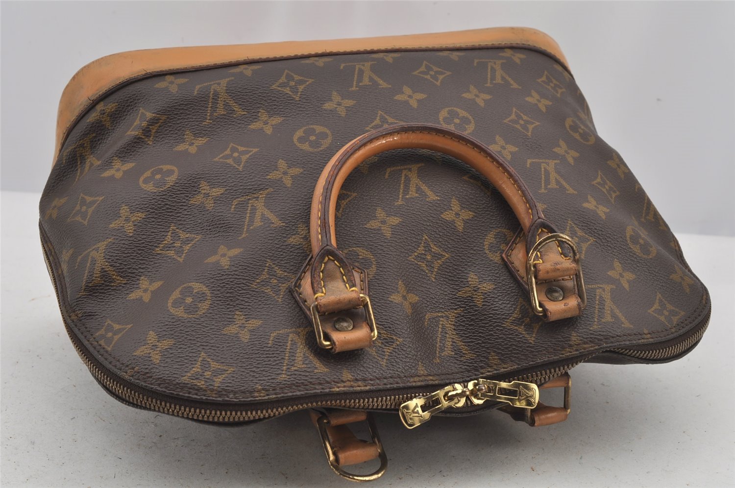 Authentic Louis Vuitton Monogram Alma Hand Bag Purse M51130 LV 6454J