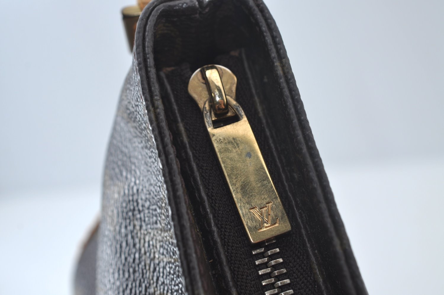 Authentic Louis Vuitton Monogram Trotteur Shoulder Cross Bag M51240 Junk 6455J