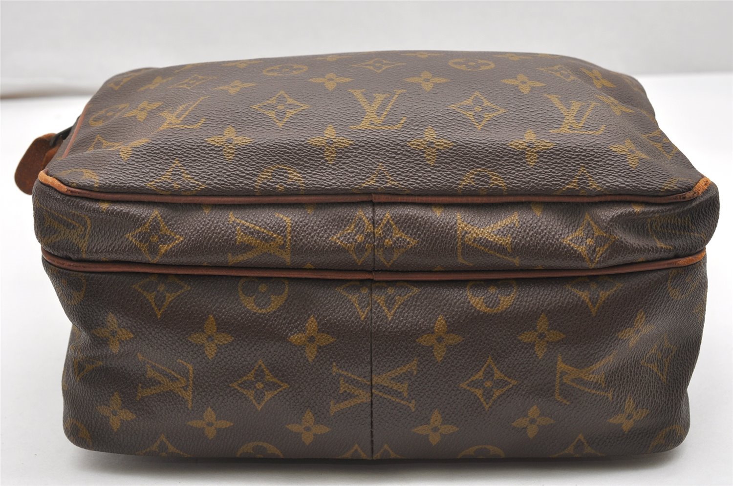 Authentic Louis Vuitton Monogram Nile Shoulder Cross Body Bag Old Model LV 6459K