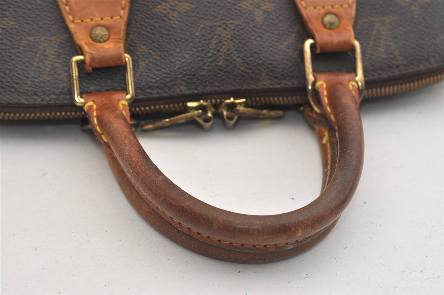 Authentic Louis Vuitton Monogram Alma Hand Bag Purse M51130 LV 6460J