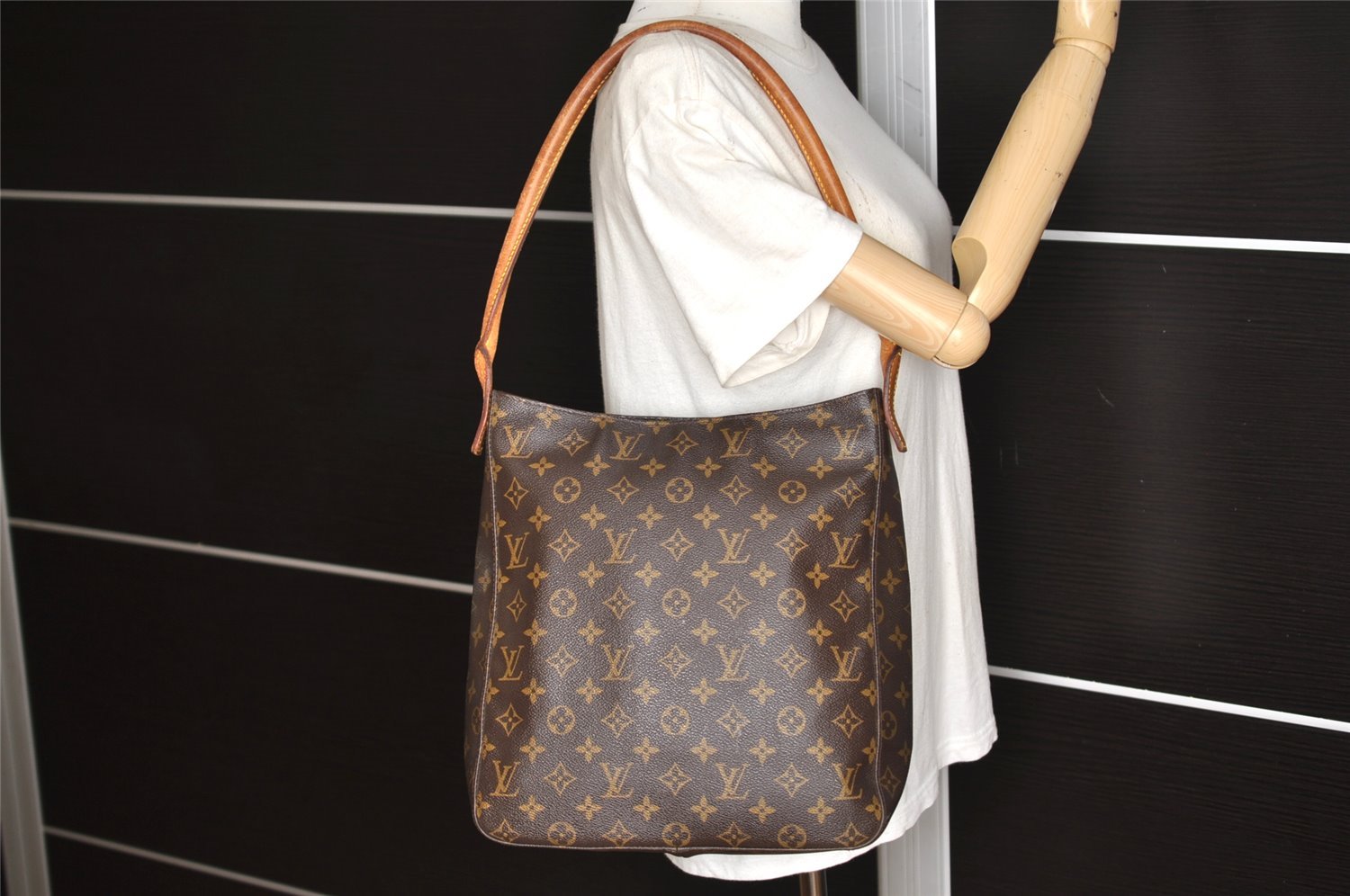 Authentic Louis Vuitton Monogram Looping GM Shoulder Bag M51145 LV 6461K