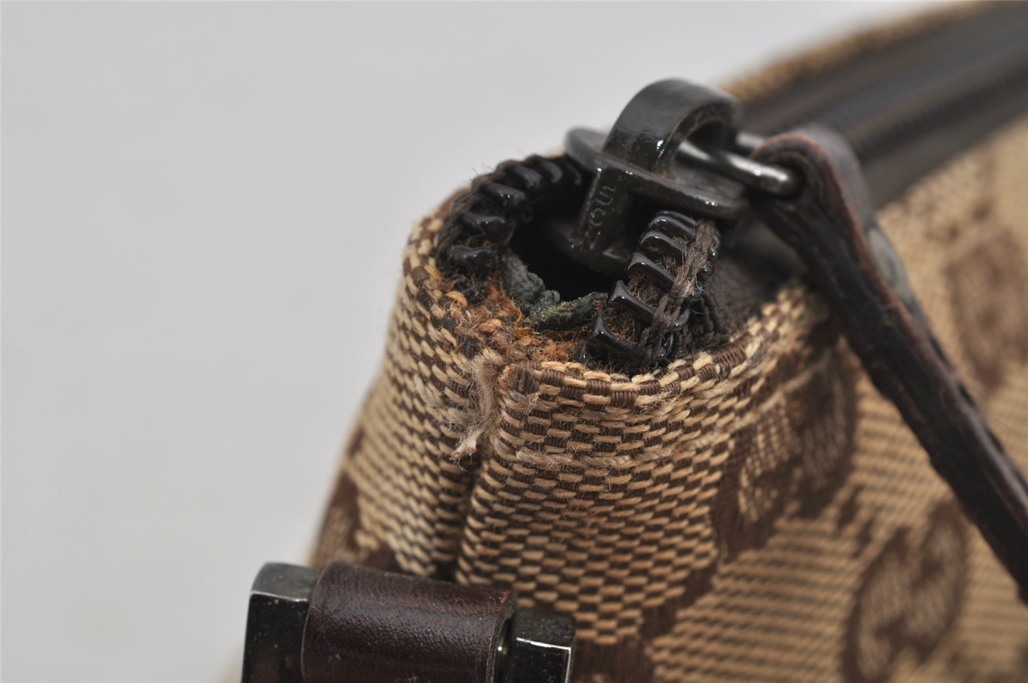 Authentic GUCCI Vintage Hand Bag Pouch Purse GG Canvas Leather 07198 Brown 6469J