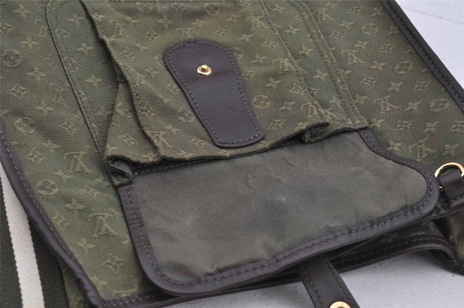 Authentic Louis Vuitton Monogram Mini Besace Mary Kate Shoulder Bag Green 6483I