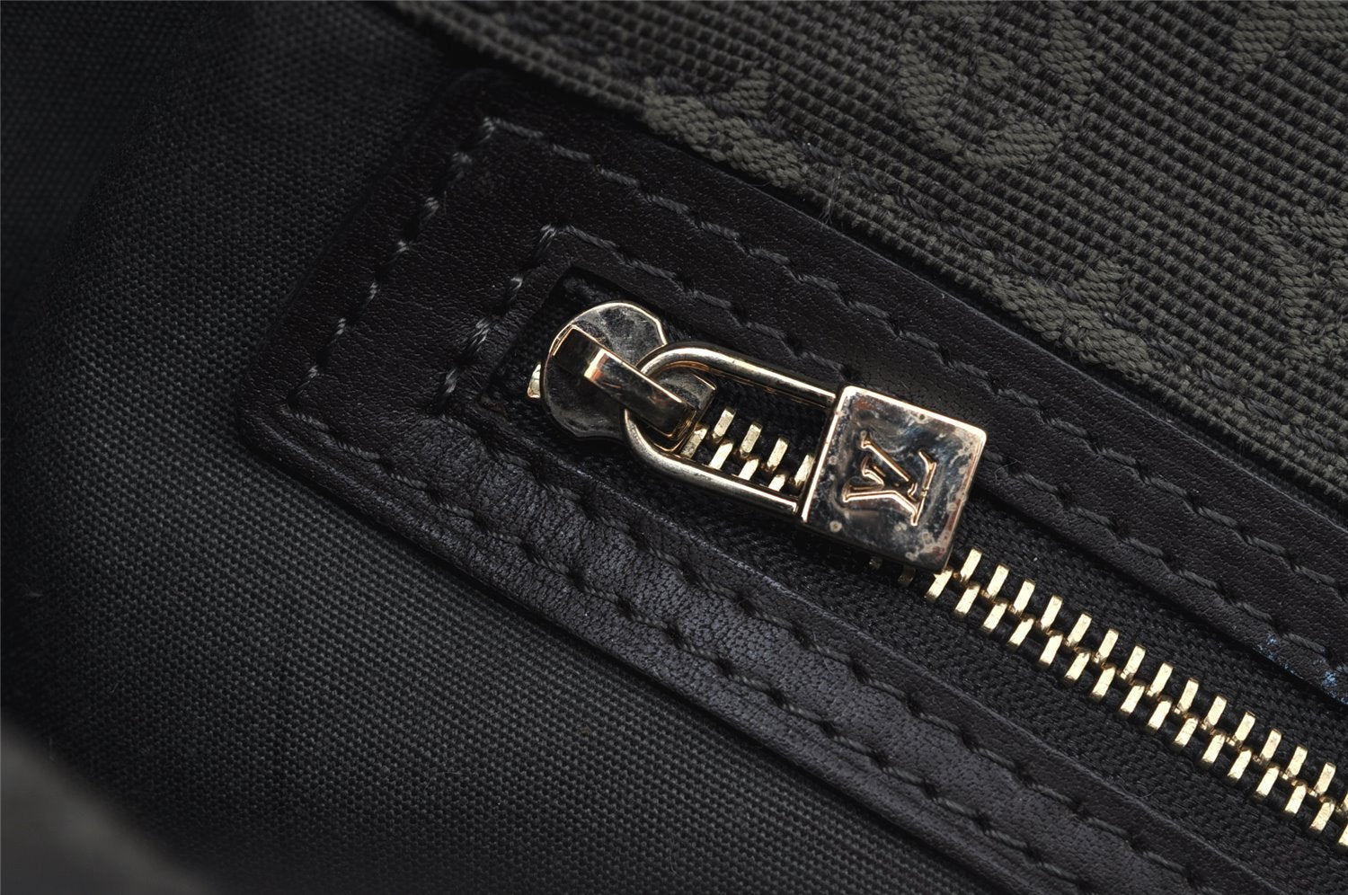 Authentic Louis Vuitton Monogram Mini Besace Mary Kate Shoulder Bag Green 6483I