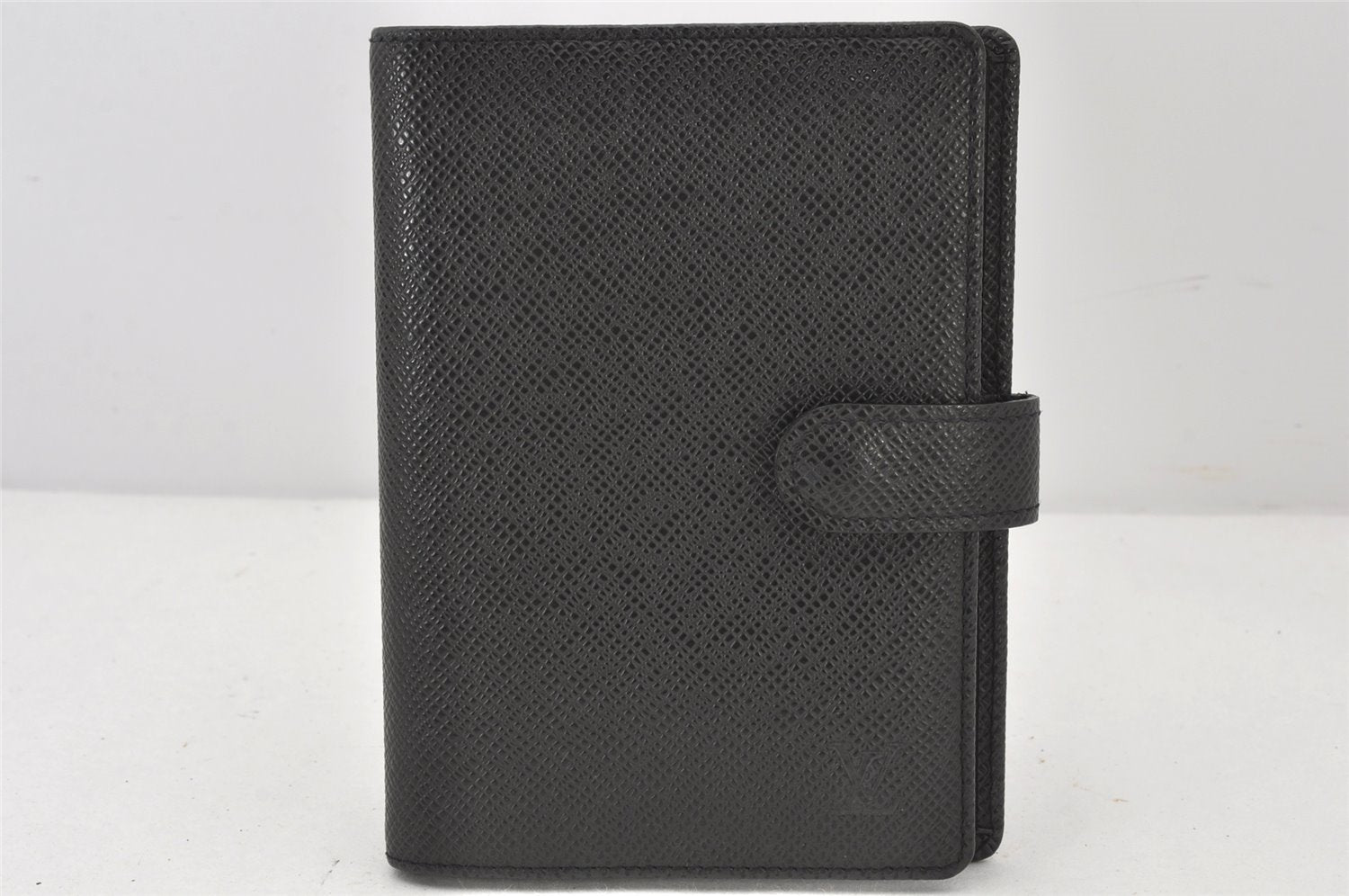 Authentic Louis Vuitton Taiga Agenda PM Notebook Cover Black R20426 LV 6490K