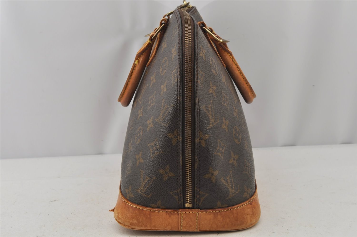 Authentic Louis Vuitton Monogram Alma Hand Bag Purse M51130 LV 6496J