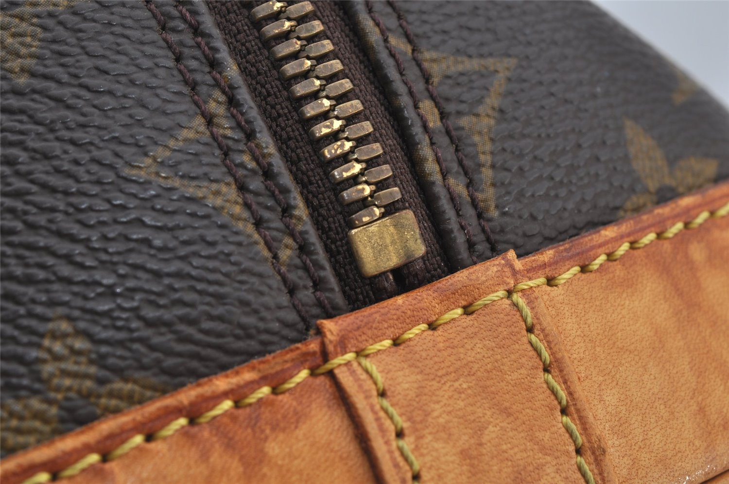 Authentic Louis Vuitton Monogram Alma Hand Bag Purse M51130 LV 6496J