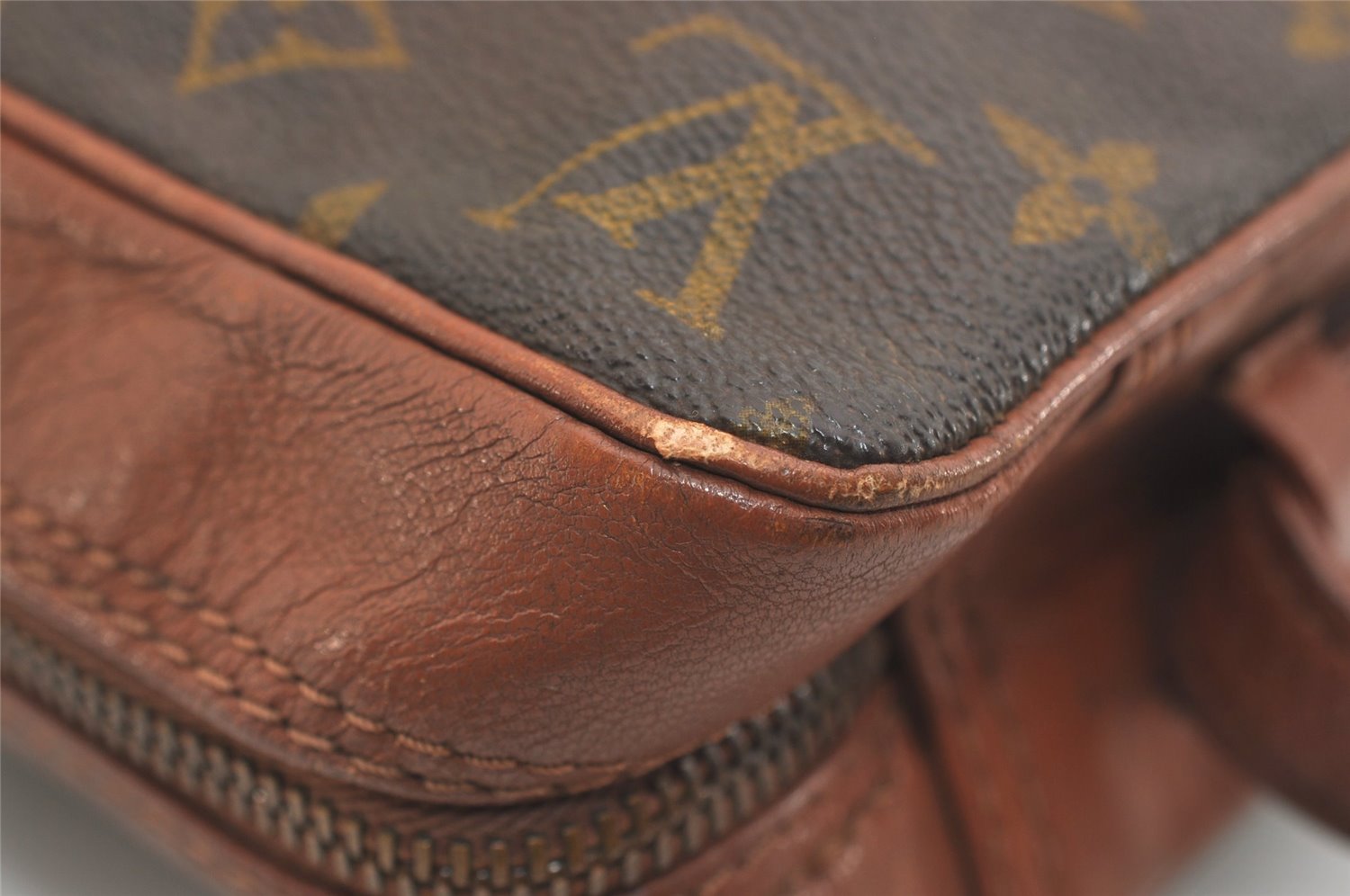 Authentic Louis Vuitton Monogram Sac Bandouliere 30 Shoulder Bag Old Model 6508J