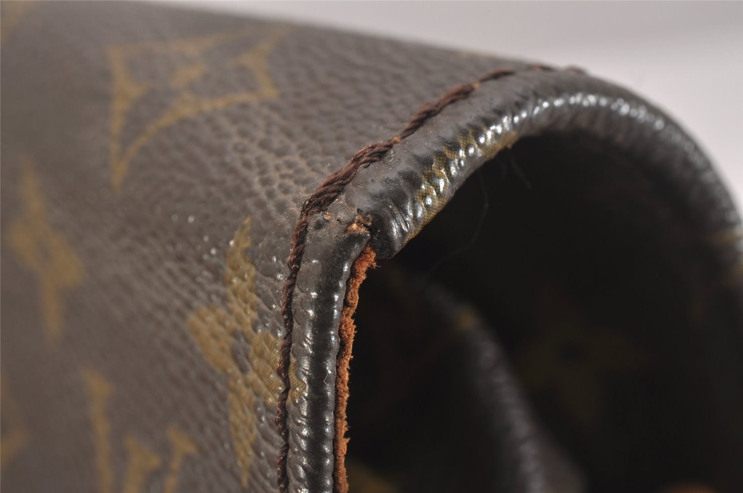 Authentic Louis Vuitton Monogram Cartouchiere MM Shoulder Bag Old Model 6512J