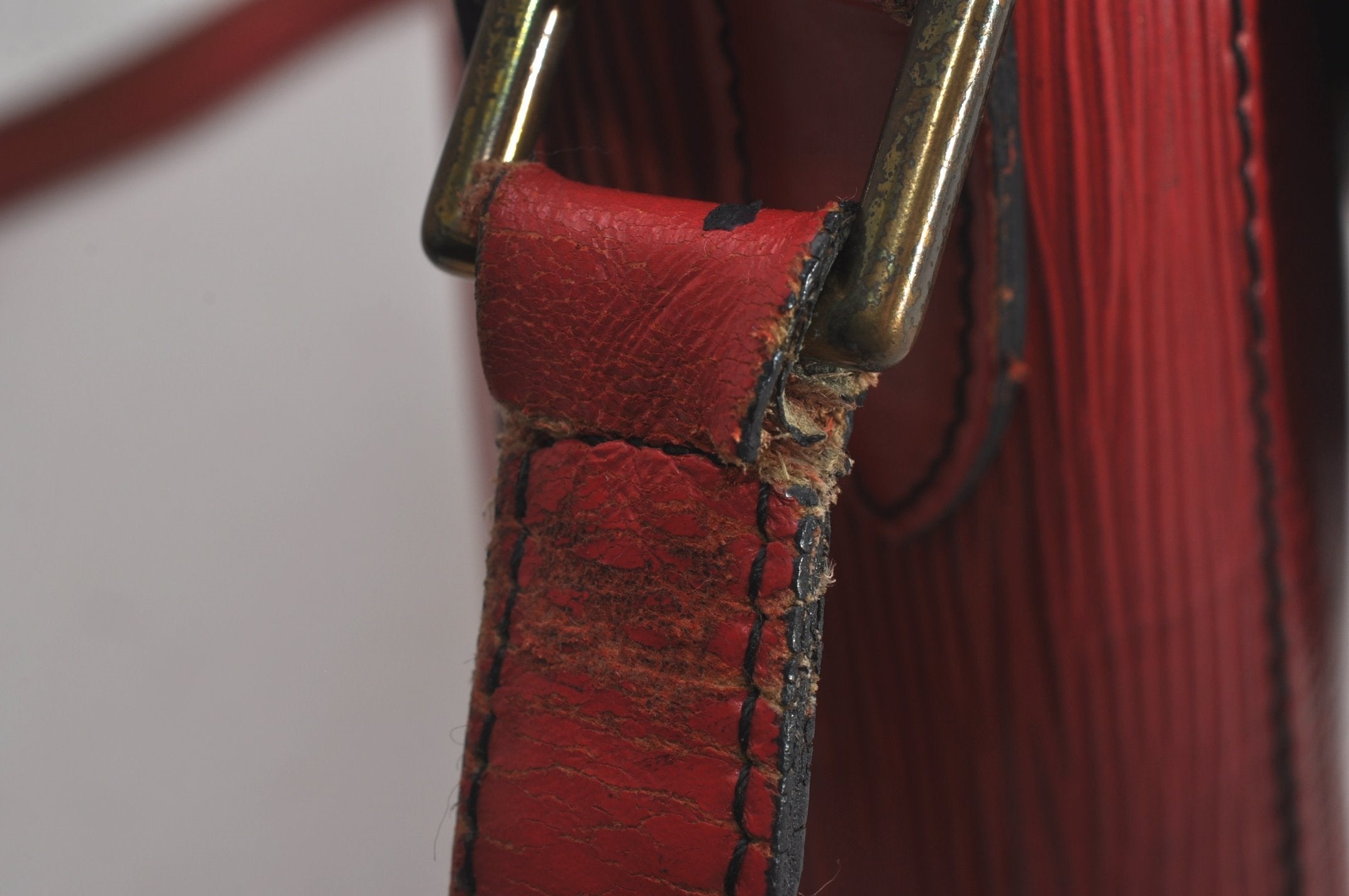 Authentic Louis Vuitton Epi Saint Cloud GM Shoulder Bag Red M52197 Junk 6517J