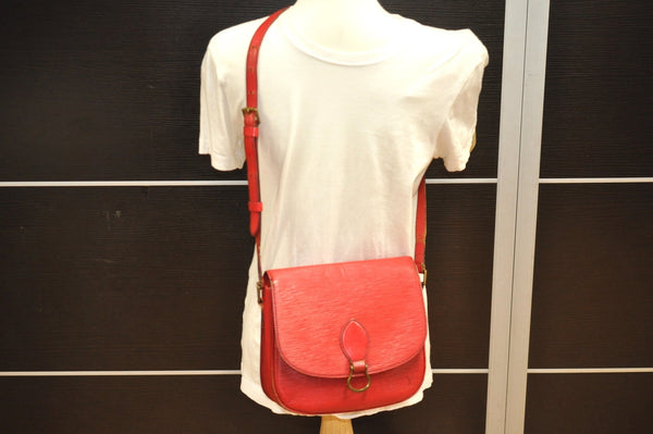 Authentic Louis Vuitton Epi Saint Cloud GM Shoulder Bag Red M52197 Junk 6517J