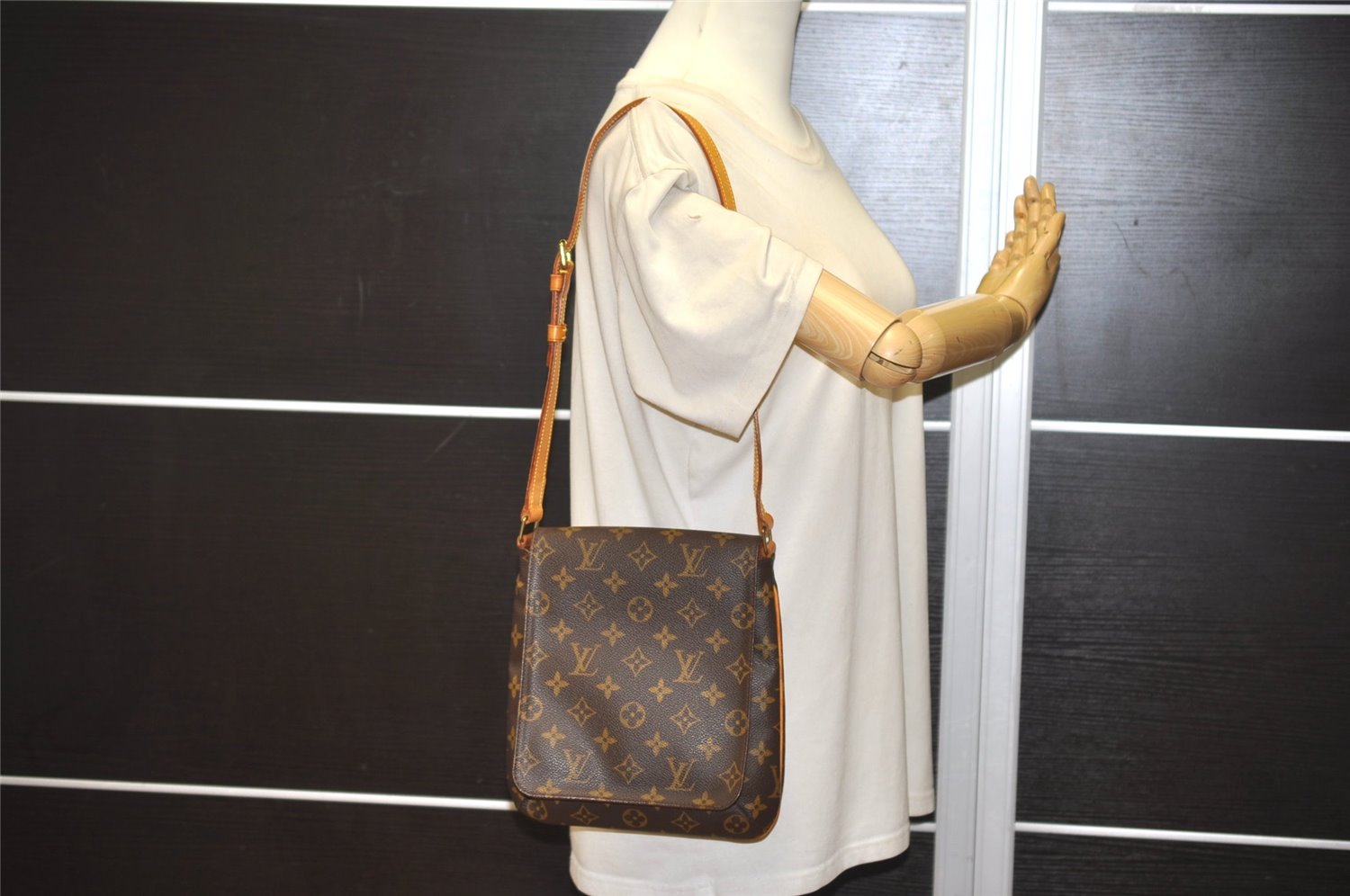 Authentic Louis Vuitton Monogram Musette Salsa Shoulder Bag Purse LV 6519J