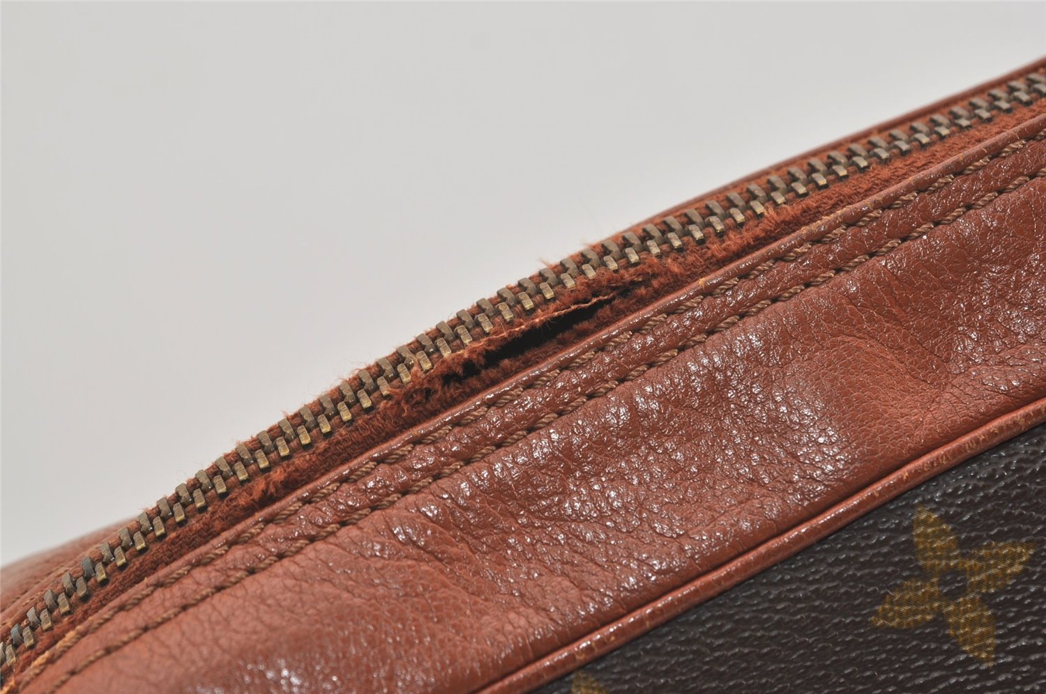 Authentic Louis Vuitton Monogram Sac Bandouliere 35 Shoulder Bag Old Model 6524J