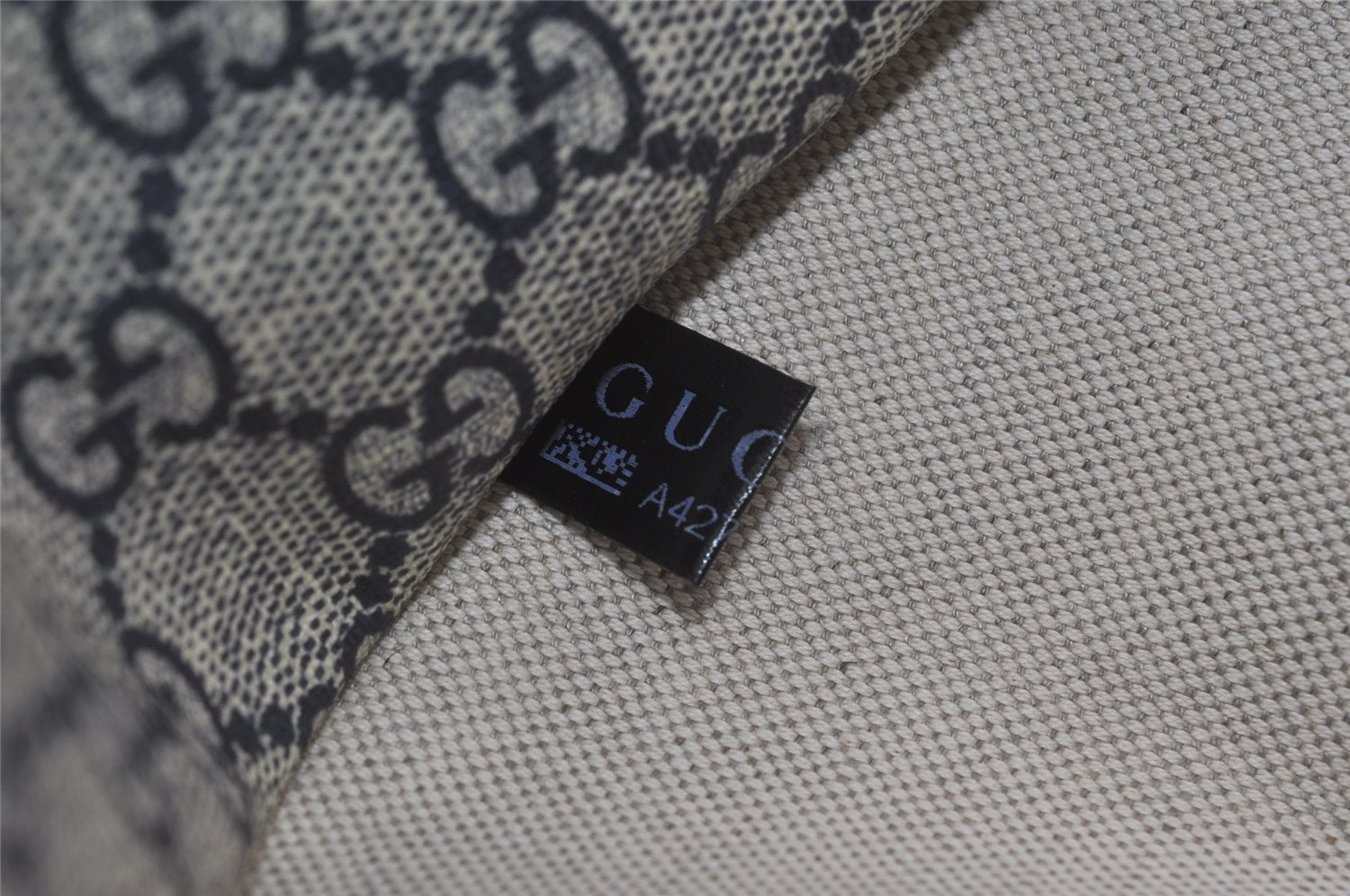 Authentic GUCCI Heart Tattoo Shoulder Tote Bag GG PVC Enamel 197953 Navy 6539I