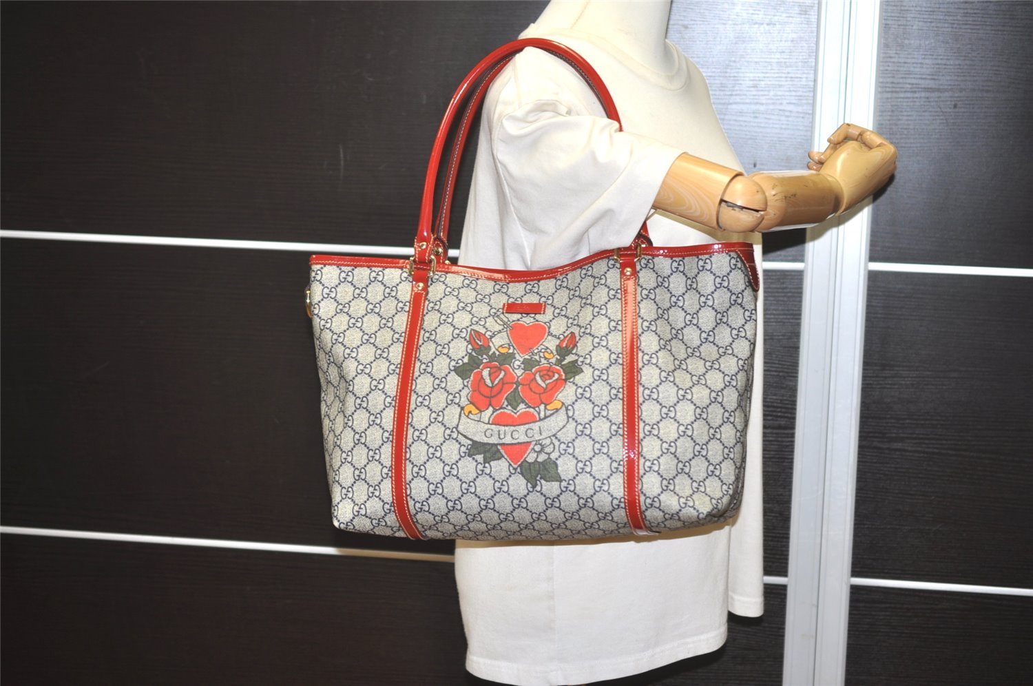 Authentic GUCCI Heart Tattoo Shoulder Tote Bag GG PVC Enamel 197953 Navy 6539I