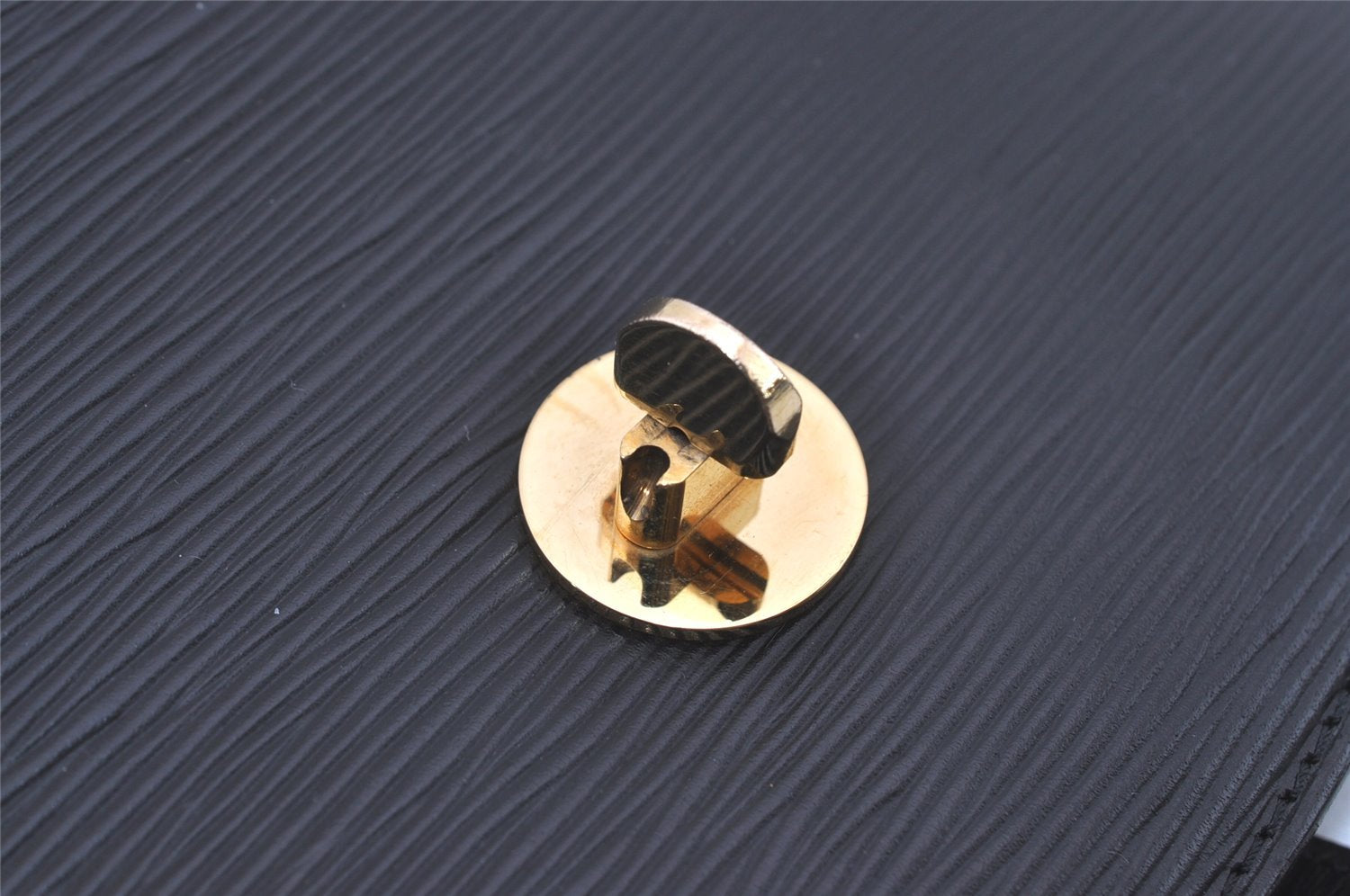 Authentic Louis Vuitton Epi Cluny Shoulder Bag Purse Black M52252 LV 6541I