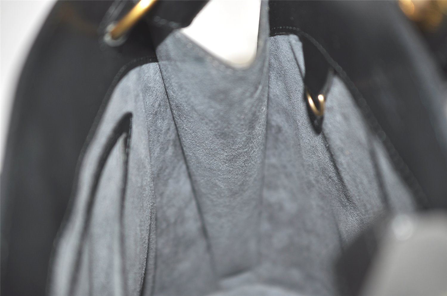 Authentic Louis Vuitton Epi Cluny Shoulder Bag Purse Black M52252 LV 6541I