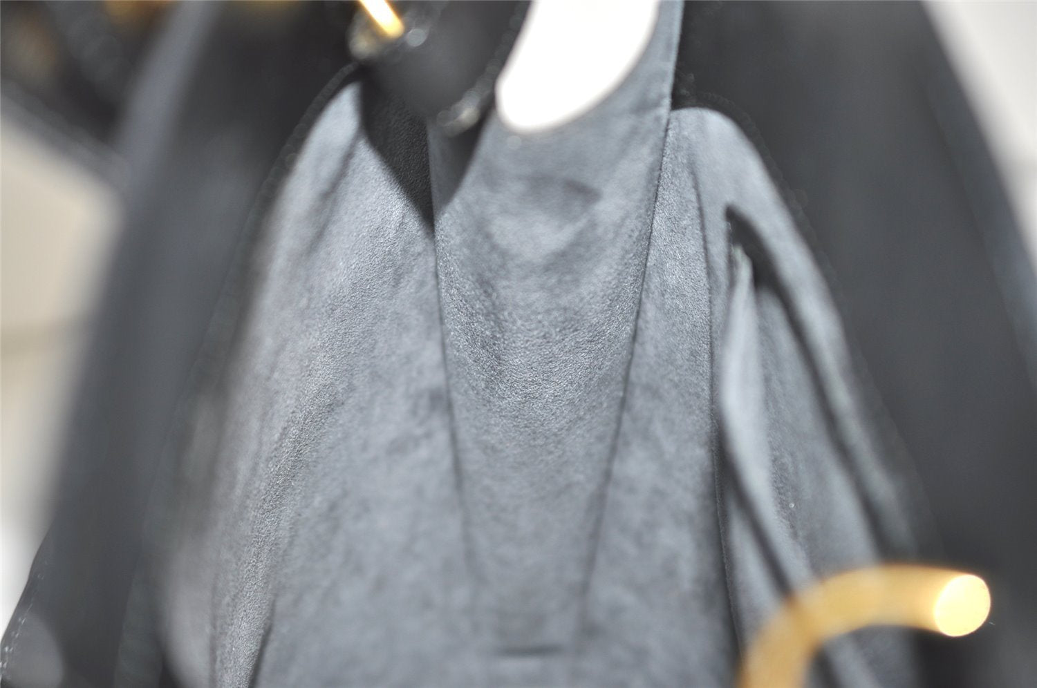 Authentic Louis Vuitton Epi Cluny Shoulder Bag Purse Black M52252 LV 6541I