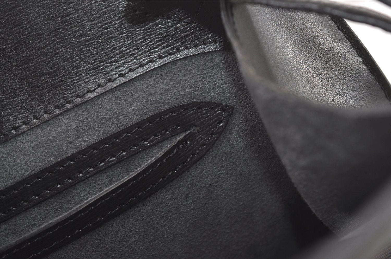 Authentic Louis Vuitton Epi Cluny Shoulder Bag Purse Black M52252 LV 6541I