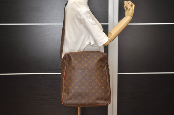 Authentic Louis Vuitton Monogram Marceau Shoulder Body Bag Old Model Junk 6548J