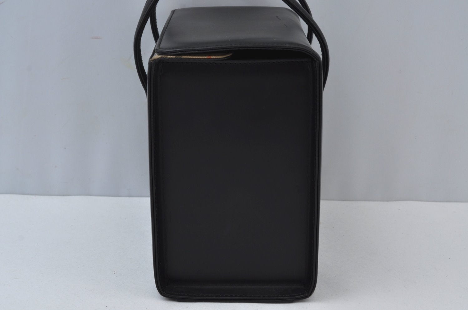 Authentic BURBERRY Vintage Check Leather Hand Bag Purse Black 6550J