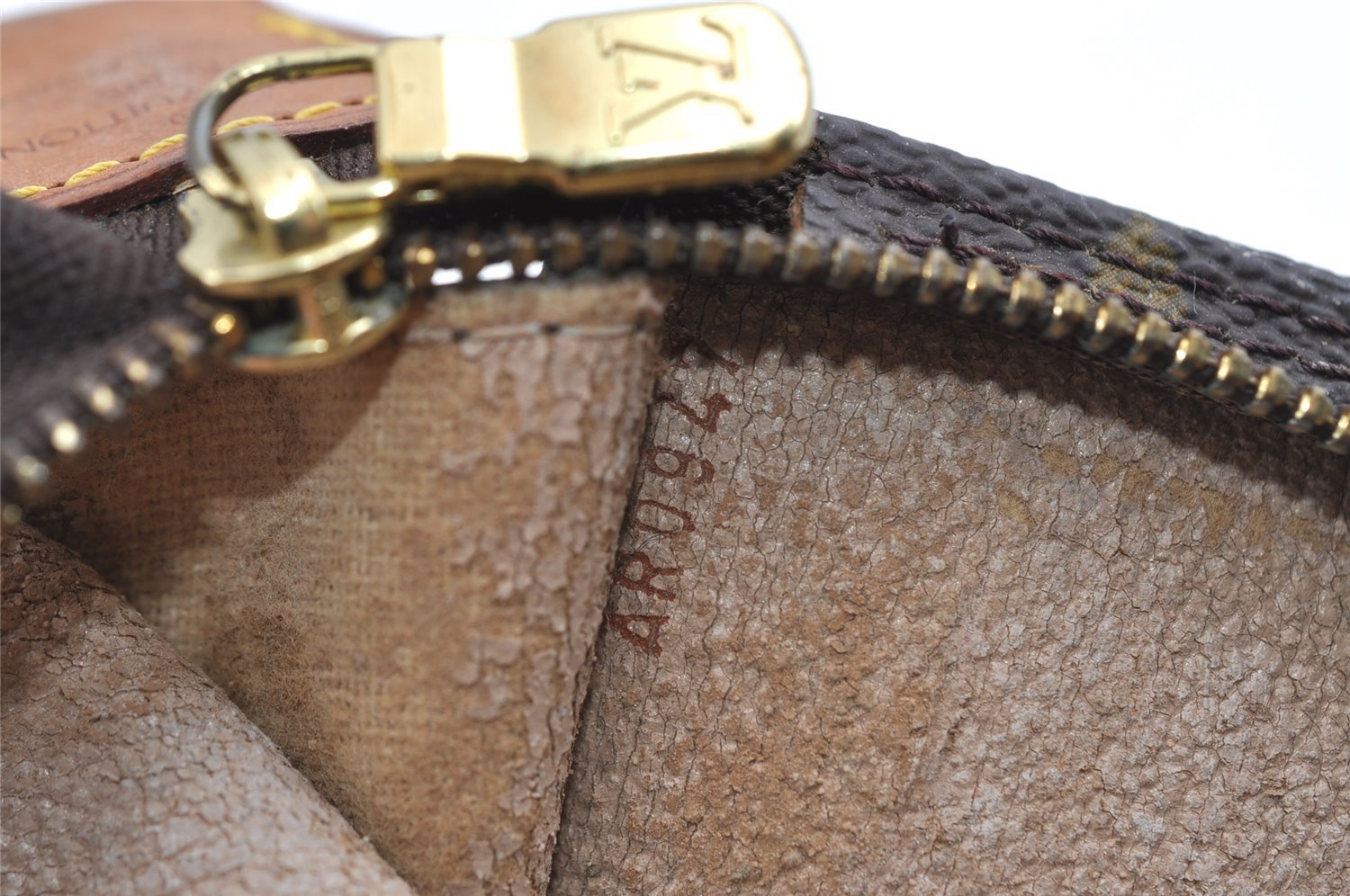 Authentic Louis Vuitton Monogram Pouch For Bucket PM LV 6563I